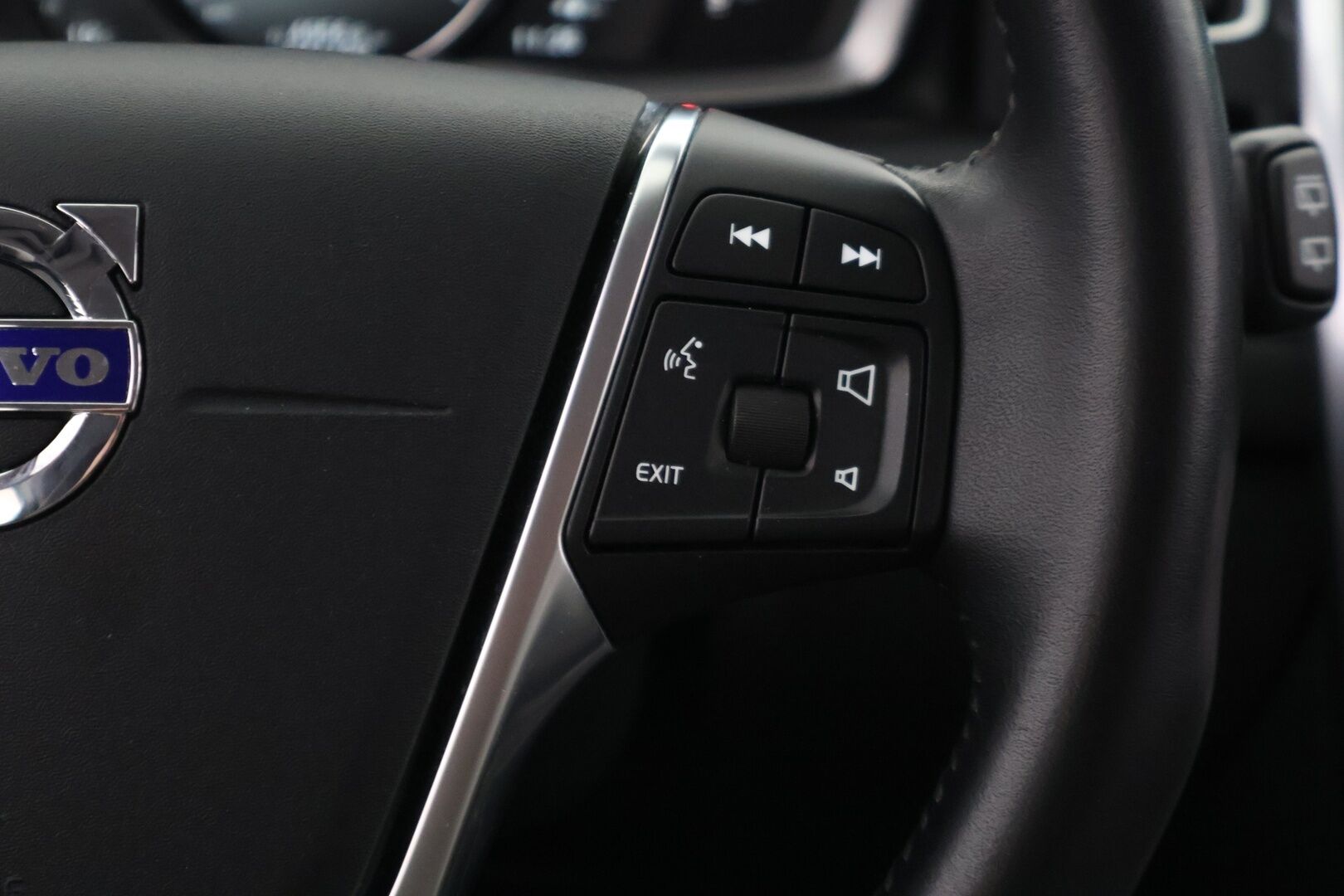 Volvo XC60 2016 D4 Business Classic Summum aut - Hihna tehty 3/2026 / Vakkari / Webasto / Kamera & Tutkat / Sähkökontti / KeyLess / Nahat / Volvo On Call