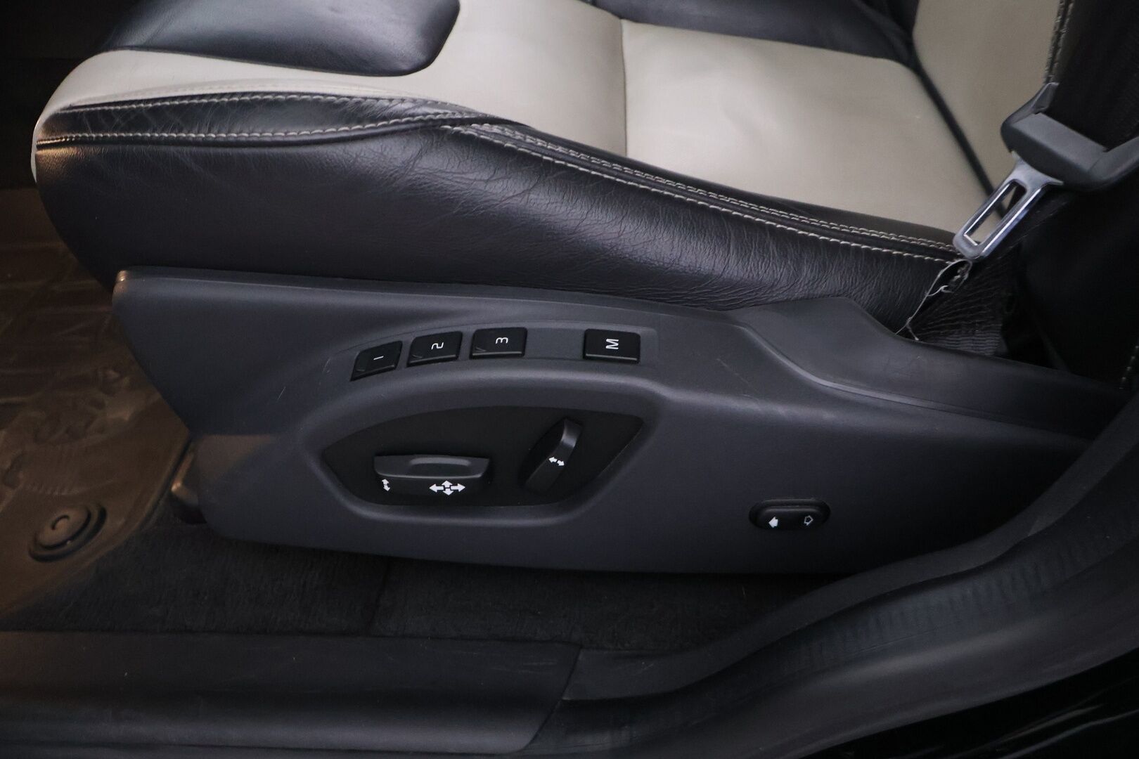 Volvo XC60 2016 D4 Business Classic Summum aut - Hihna tehty 3/2026 / Vakkari / Webasto / Kamera & Tutkat / Sähkökontti / KeyLess / Nahat / Volvo On Call