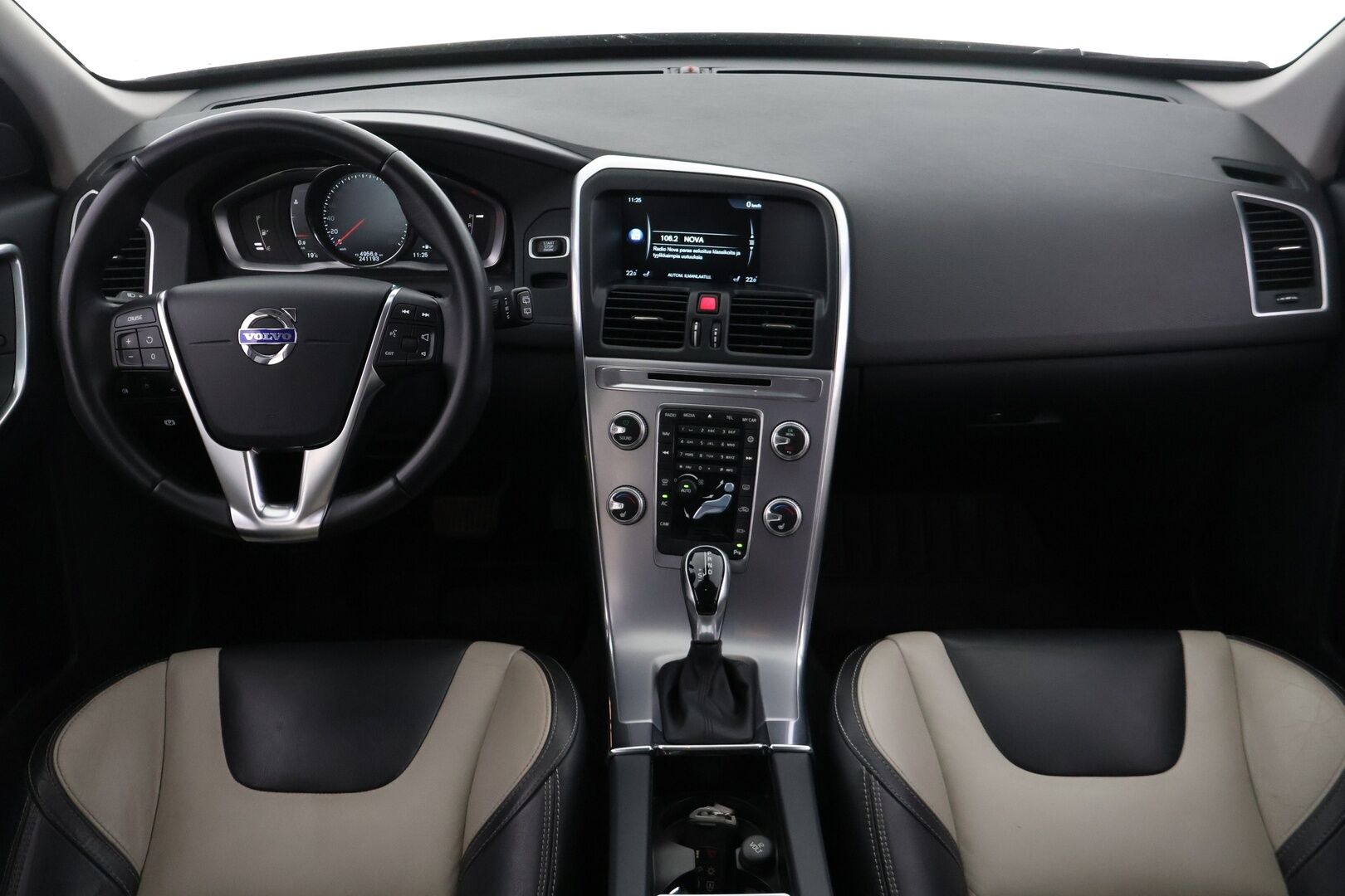 Volvo XC60 2016 D4 Business Classic Summum aut - Hihna tehty 3/2026 / Vakkari / Webasto / Kamera & Tutkat / Sähkökontti / KeyLess / Nahat / Volvo On Call