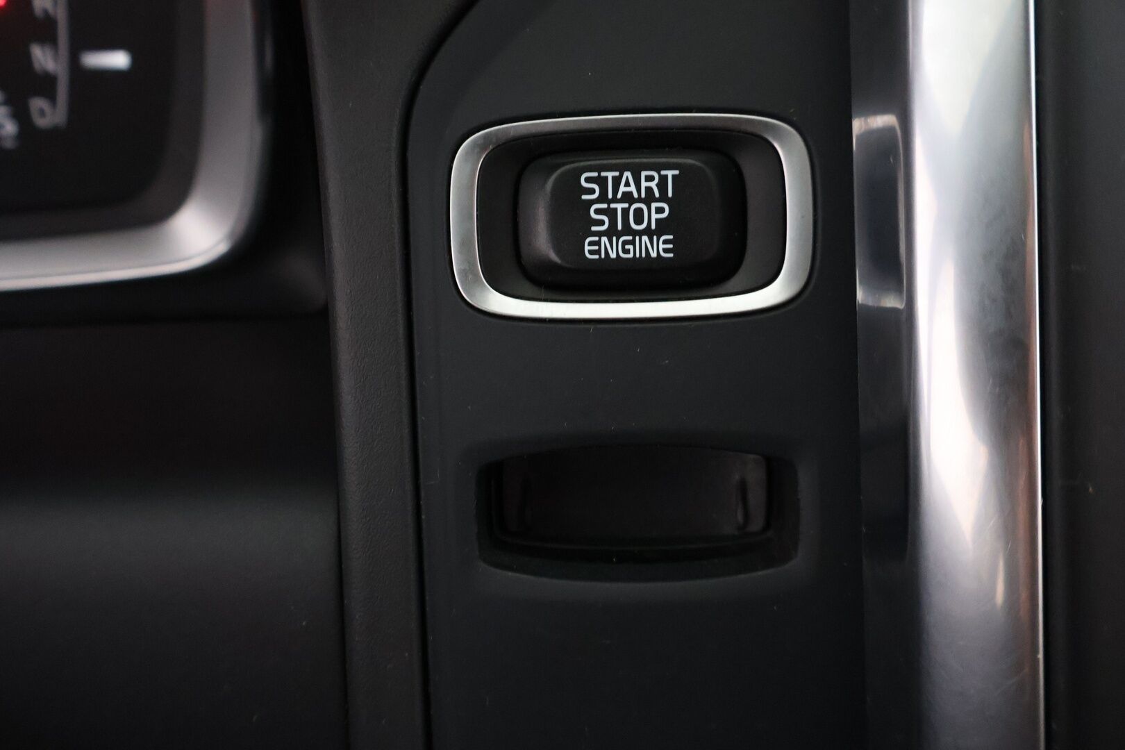 Volvo XC60 2016 D4 Business Classic Summum aut - Hihna tehty 3/2026 / Vakkari / Webasto / Kamera & Tutkat / Sähkökontti / KeyLess / Nahat / Volvo On Call