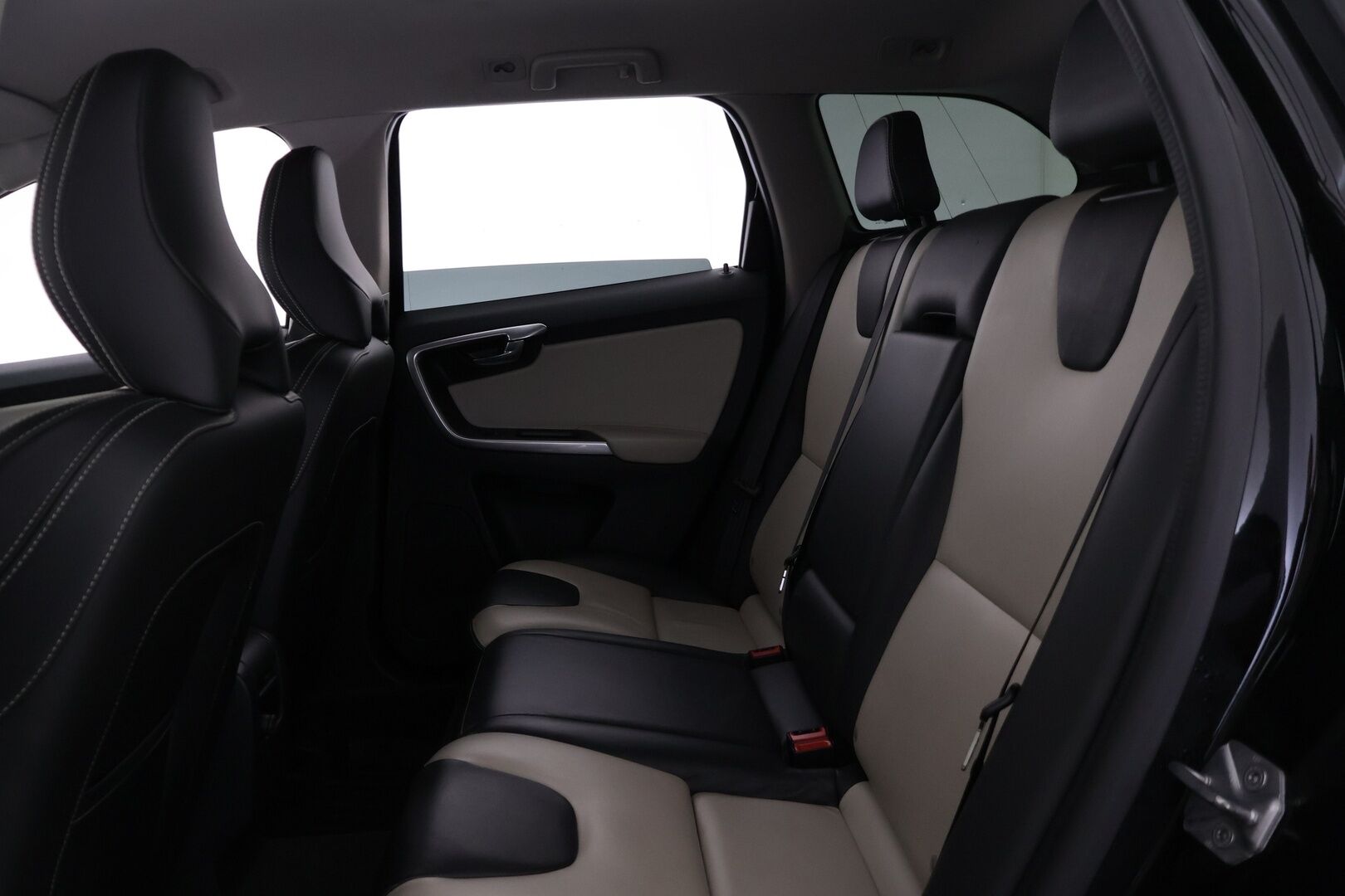 Volvo XC60 2016 D4 Business Classic Summum aut - Hihna tehty 3/2026 / Vakkari / Webasto / Kamera & Tutkat / Sähkökontti / KeyLess / Nahat / Volvo On Call