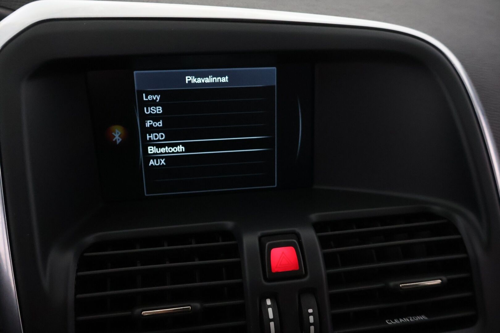 Volvo XC60 2016 D4 Business Classic Summum aut - Hihna tehty 3/2026 / Vakkari / Webasto / Kamera & Tutkat / Sähkökontti / KeyLess / Nahat / Volvo On Call