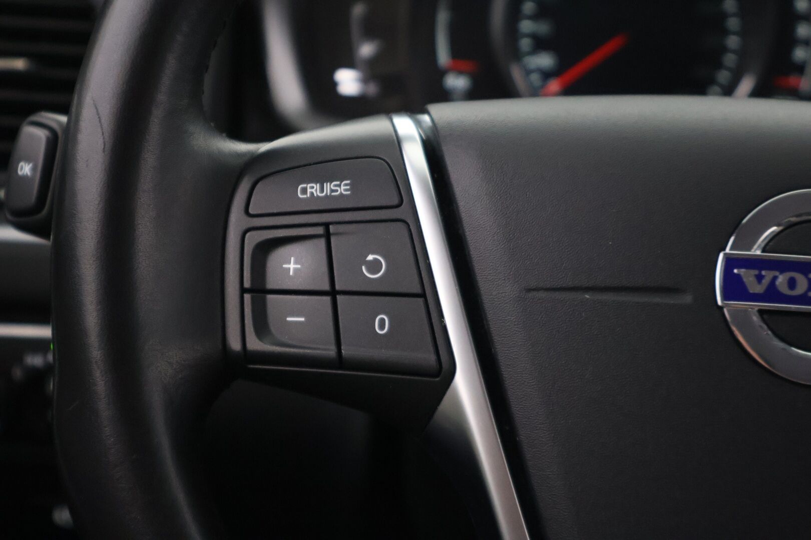 Volvo XC60 2016 D4 Business Classic Summum aut - Hihna tehty 3/2026 / Vakkari / Webasto / Kamera & Tutkat / Sähkökontti / KeyLess / Nahat / Volvo On Call