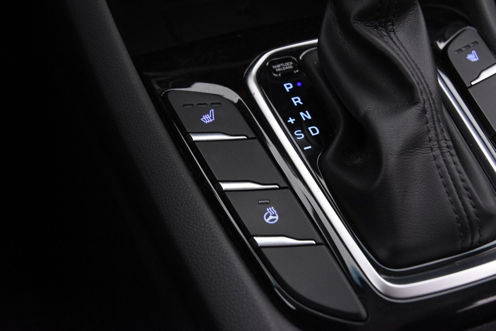 Hyundai IONIQ Hybrid 2017 DCT Style - Adapt.vakkari | P.kamera | Navigointi | Infinity audio | Muistipenkki | 2x renkaat vanteilla