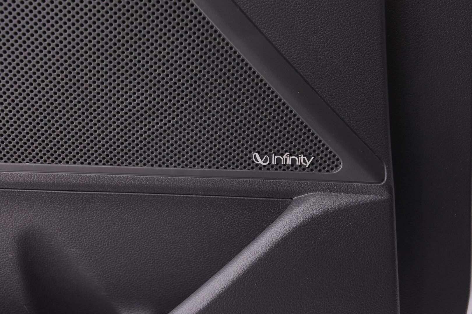 Hyundai IONIQ Hybrid 2017 DCT Style - Adapt.vakkari | P.kamera | Navigointi | Infinity audio | Muistipenkki | 2x renkaat vanteilla