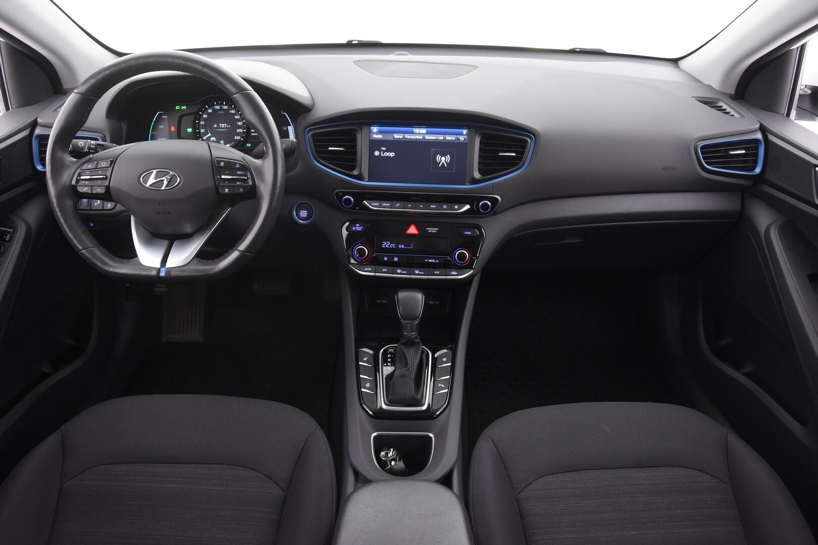 Hyundai IONIQ Hybrid 2017 DCT Style - Adapt.vakkari | P.kamera | Navigointi | Infinity audio | Muistipenkki | 2x renkaat vanteilla