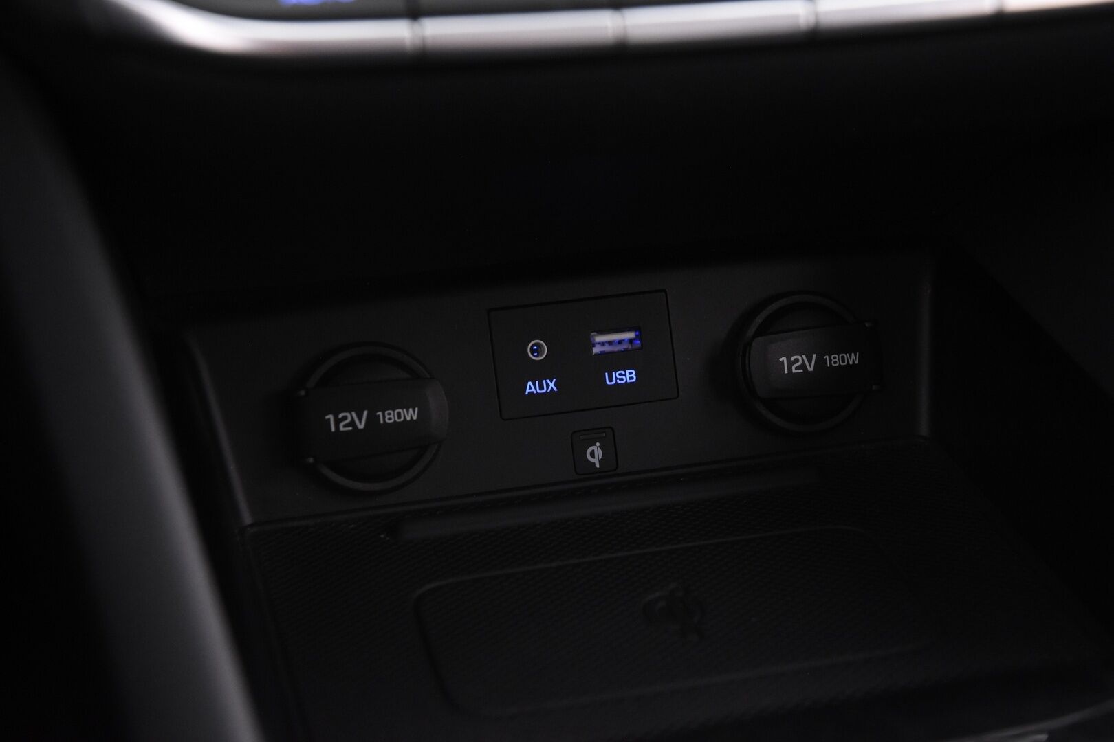 Hyundai IONIQ Hybrid 2017 DCT Style - Adapt.vakkari | P.kamera | Navigointi | Infinity audio | Muistipenkki | 2x renkaat vanteilla