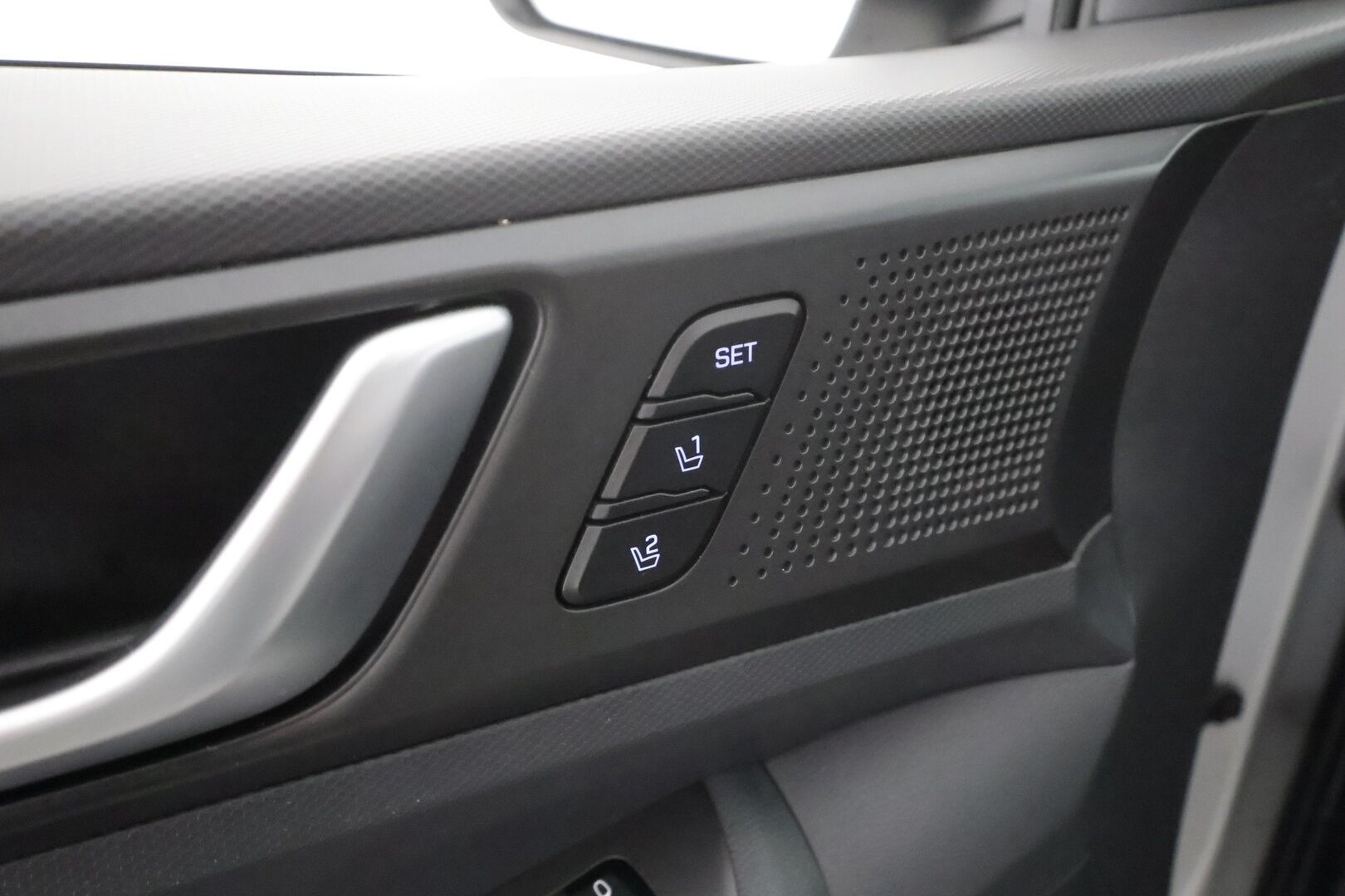 Hyundai IONIQ hybrid 2017 DCT Style * Webasto / Adapt.vakkari / Infinity / P.kamera / Navi / Keyless *