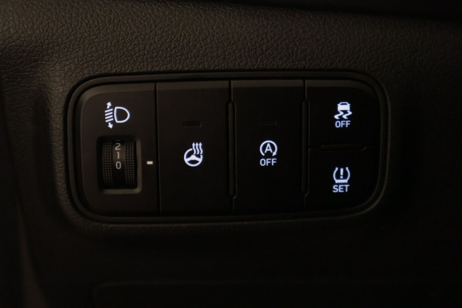 Hyundai i20 Hatchback 2021 1,0 T-GDI 100 hv 48V 7DCT Black Hybrid MY21 - | Peruutuskamera | Vakionopeudensäädin | Ratinlämmitin | Keyless | Kahdet hyvä kuntoiset renkaat + vanteet |