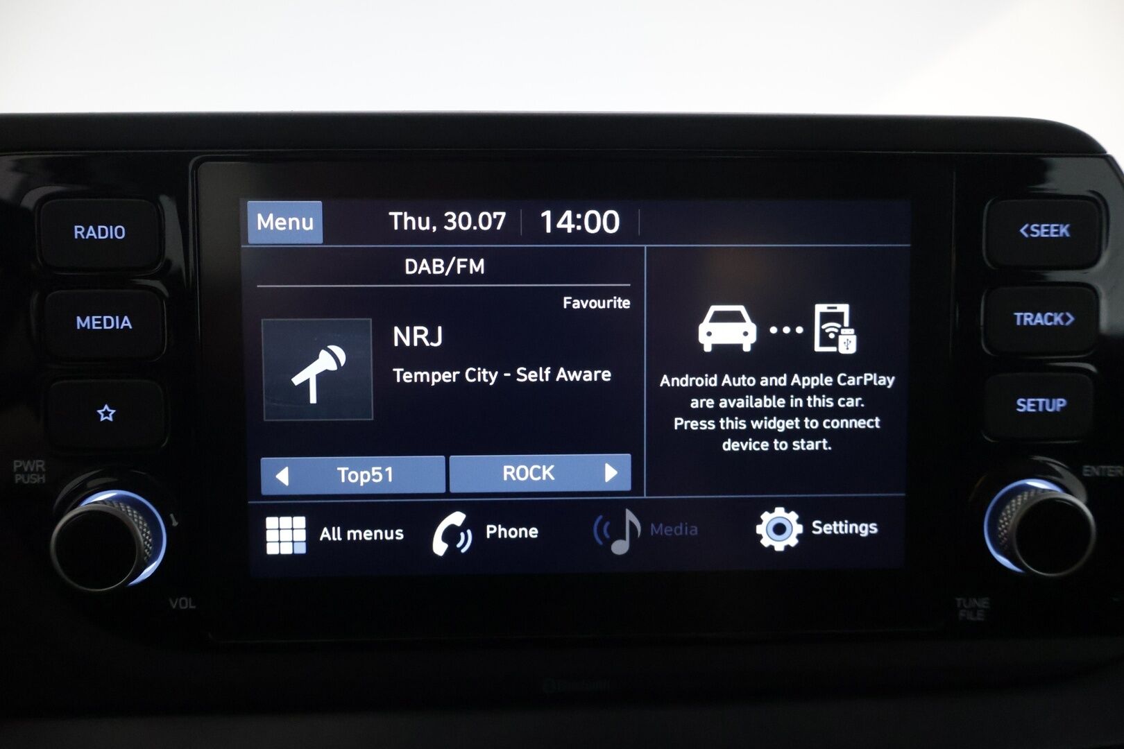 Hyundai i20 Hatchback 2021 1,0 T-GDI 100 hv 48V 7DCT Black Hybrid MY21 - | Peruutuskamera | Vakionopeudensäädin | Ratinlämmitin | Keyless | Kahdet hyvä kuntoiset renkaat + vanteet |