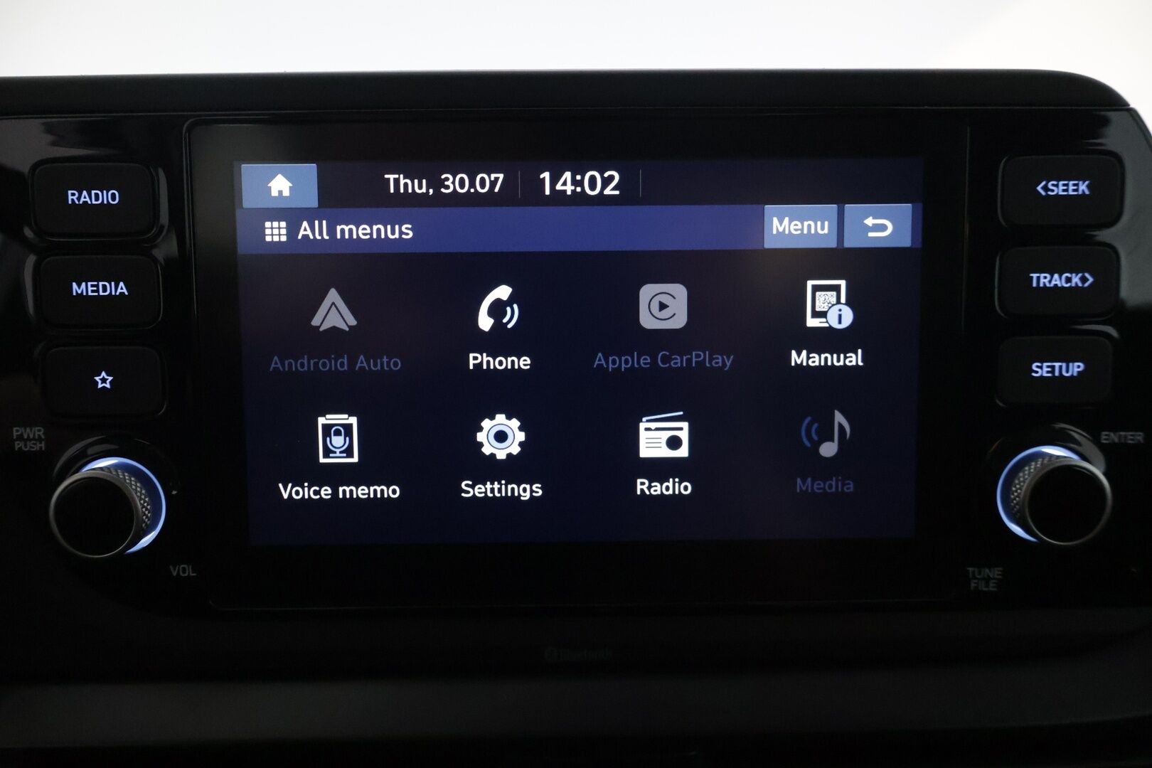 Hyundai i20 Hatchback 2021 1,0 T-GDI 100 hv 48V 7DCT Black Hybrid MY21 - | Peruutuskamera | Vakionopeudensäädin | Ratinlämmitin | Keyless | Kahdet hyvä kuntoiset renkaat + vanteet |