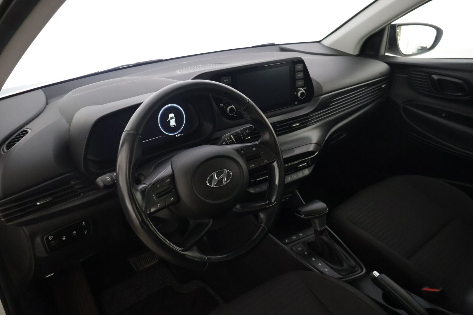 Hyundai i20 Hatchback 2021 1,0 T-GDI 100 hv 48V 7DCT Black Hybrid MY21 - | Peruutuskamera | Vakionopeudensäädin | Ratinlämmitin | Keyless | Kahdet hyvä kuntoiset renkaat + vanteet |