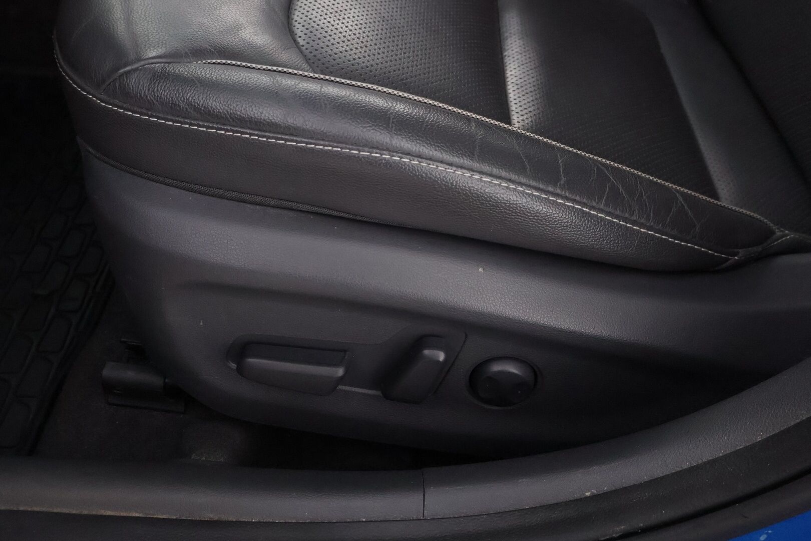 Hyundai IONIQ electric 2017 Style Business - Suomiauto | Lämpöpumppu | Adapt.Vakkari | Infinity Audio | Ilmastoidut Nahat | Peruutuskamera | Apple&Android | Huippuvarusteet!