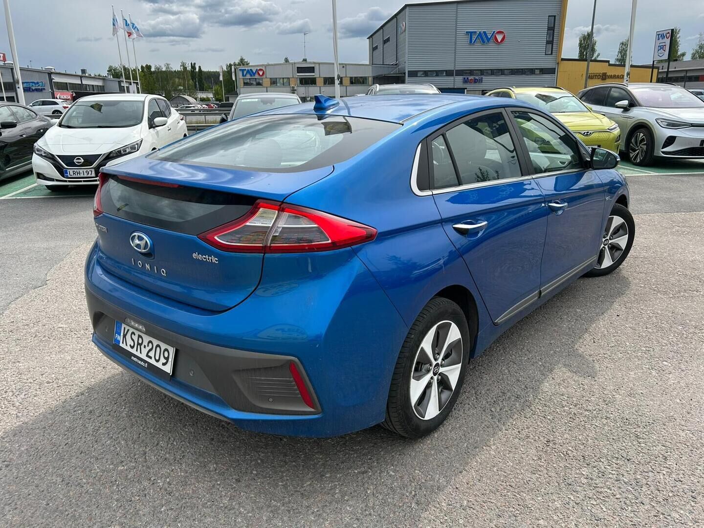 Hyundai IONIQ electric 2017 Style Business - Suomiauto / Lämpöpumppu / Adapt.Vakkari / Infinity Audio / Ilmastoidut Nahat / Peruutuskamera / Apple&Android / Huippuvarusteet!