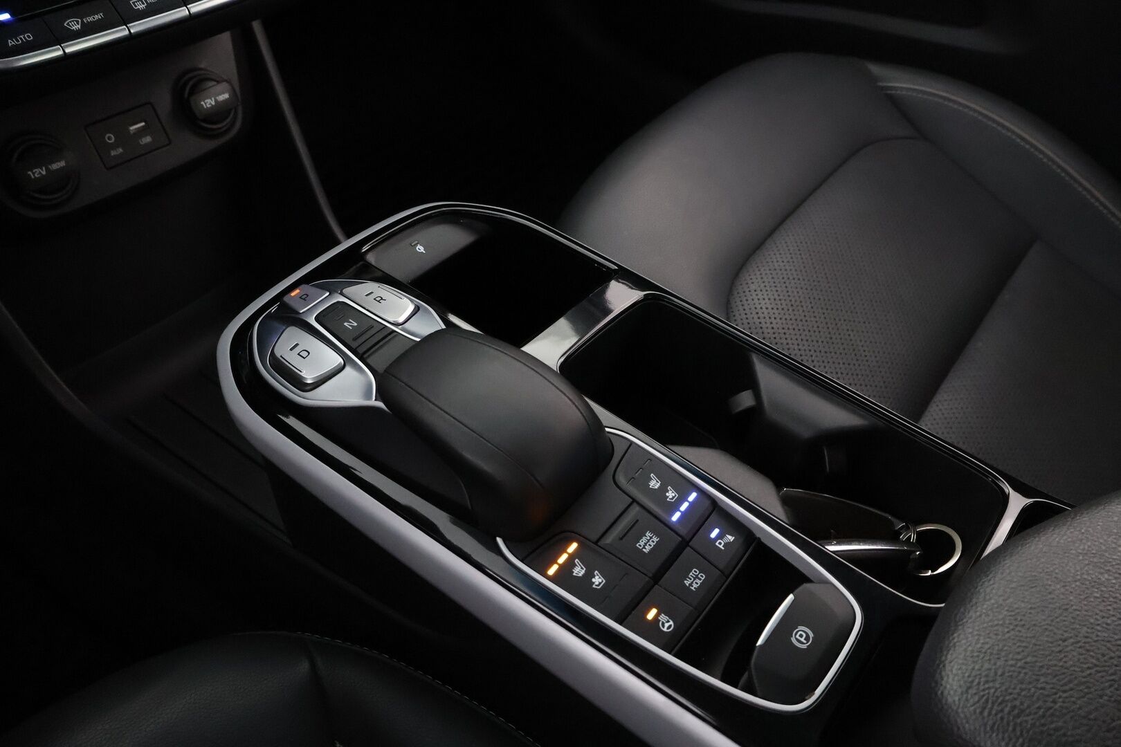 Hyundai IONIQ electric 2017 Style Business - Suomiauto / Lämpöpumppu / Adapt.Vakkari / Infinity Audio / Ilmastoidut Nahat / Peruutuskamera / Apple&Android / Huippuvarusteet!