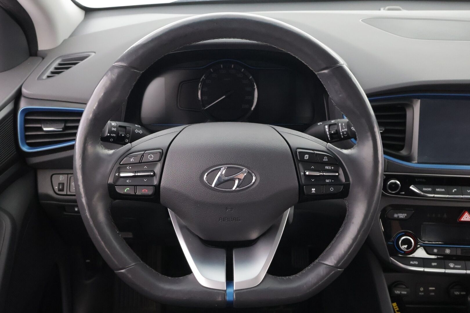 Hyundai IONIQ hybrid 2017 DCT Comfort * Suomiauto / Merkkihuollot / Infinity / Adapt.Vakkari / Peruutuskamera / Lohkolämmitin! - Ratinlämmitys / Juuri tullut Tampereelle!