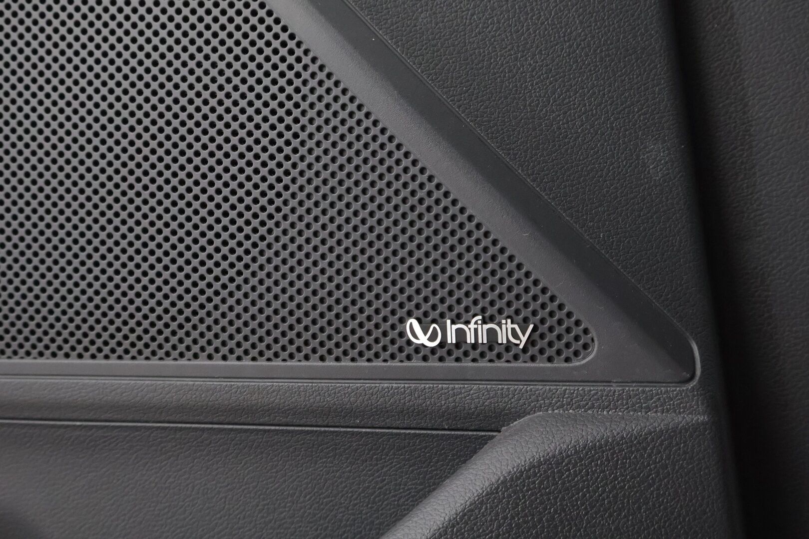 Hyundai IONIQ hybrid 2017 DCT Comfort * Suomiauto / Merkkihuollot / Infinity / Adapt.Vakkari / Peruutuskamera / Lohkolämmitin! - Ratinlämmitys / Juuri tullut Tampereelle!