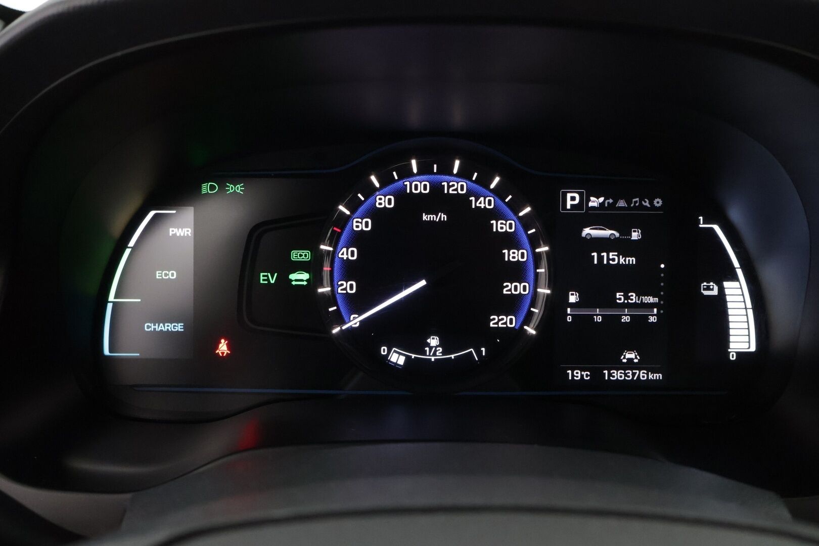 Hyundai IONIQ hybrid 2017 DCT Comfort * Suomiauto / Merkkihuollot / Infinity / Adapt.Vakkari / Peruutuskamera / Lohkolämmitin! - Ratinlämmitys / Juuri tullut Tampereelle!