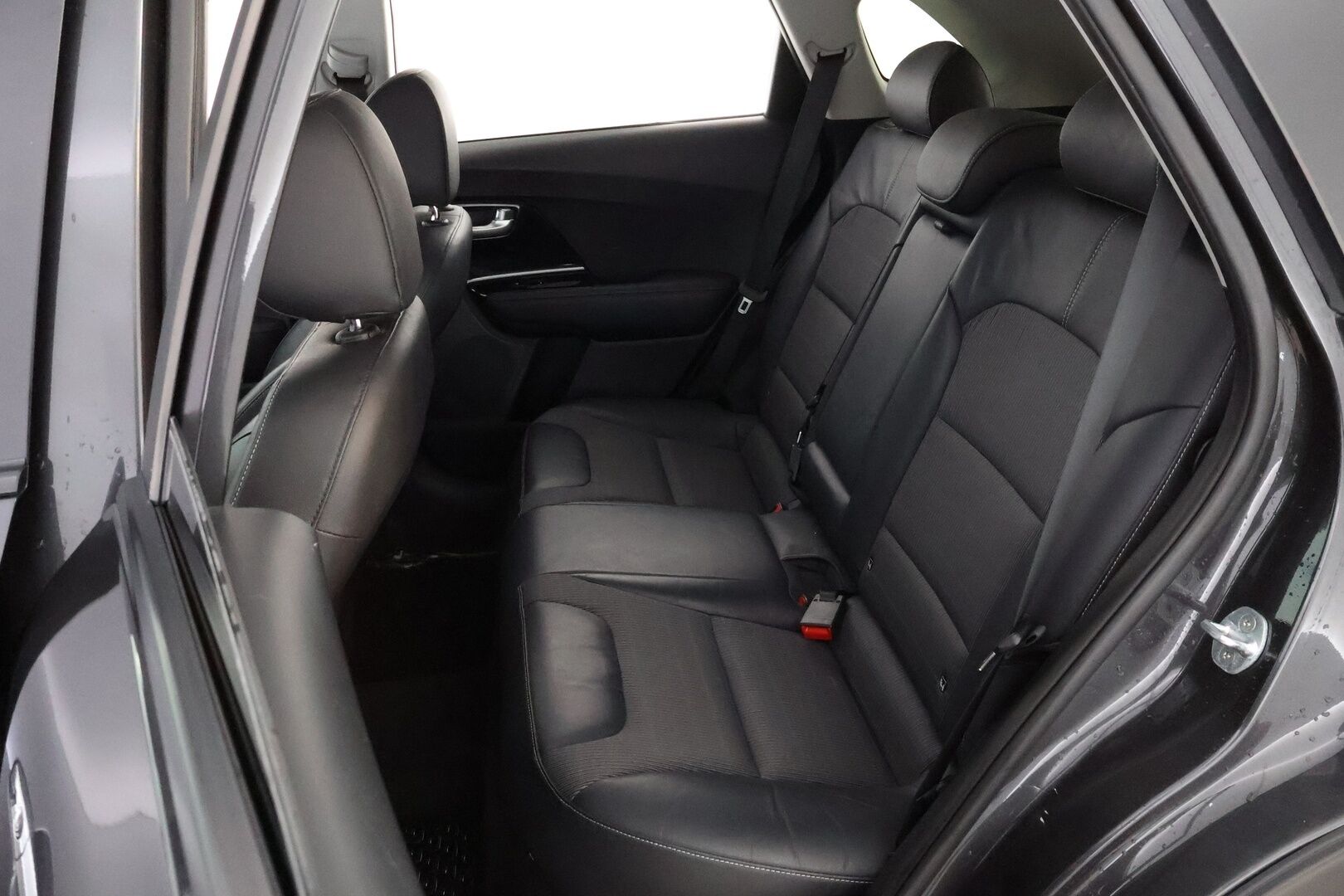 Kia Niro 2017 1,6 GDI Hybrid EX DCT* JBL / Peruutuskamera / Puolinahat / Lohko&Sisäp. / Vakkari / Navi / Ratinlämmitin! - Suomiauto / Merkkiliikkeen huoltohistoria / Juuri saapunut! - HULLU BLACKWEEK KORKOTARJOUS 2,49%