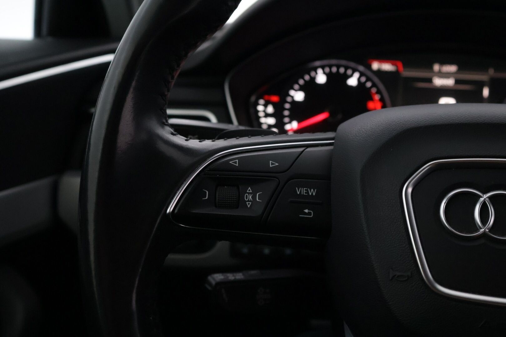Audi A4 allroad 2017 Land of quattro 2,0 TDI 120 kW quattro S tronic * Webasto / Bang & Olufsen / P-Kamera / Matrix-LED / Sähköluukku / Jakopää tehty! * - Huippuvarusteet, hyvin huollettu!