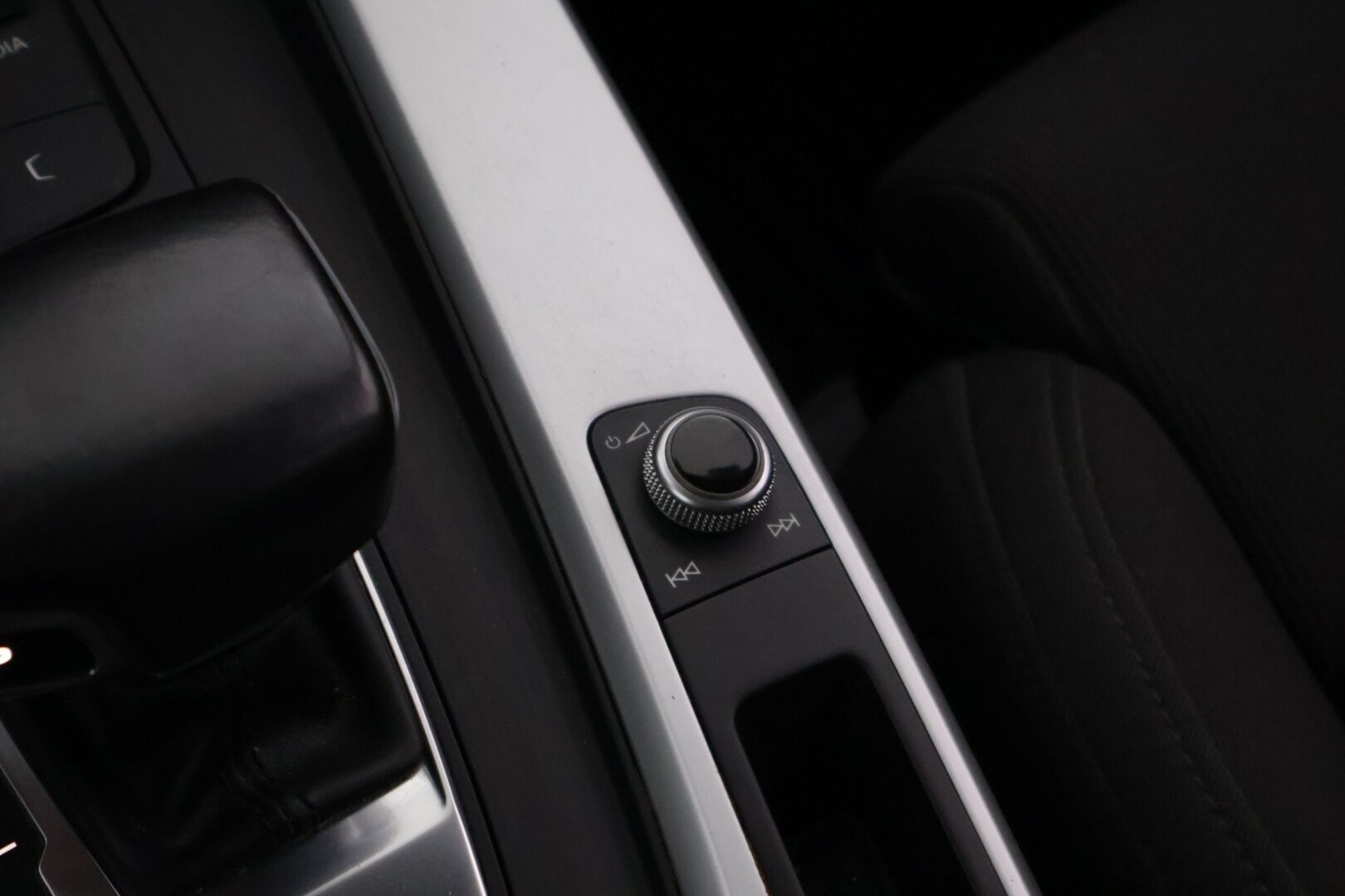 Audi A4 allroad 2017 Land of quattro 2,0 TDI 120 kW quattro S tronic * Webasto / Bang & Olufsen / P-Kamera / Matrix-LED / Sähköluukku / Jakopää tehty! * - Huippuvarusteet, hyvin huollettu!