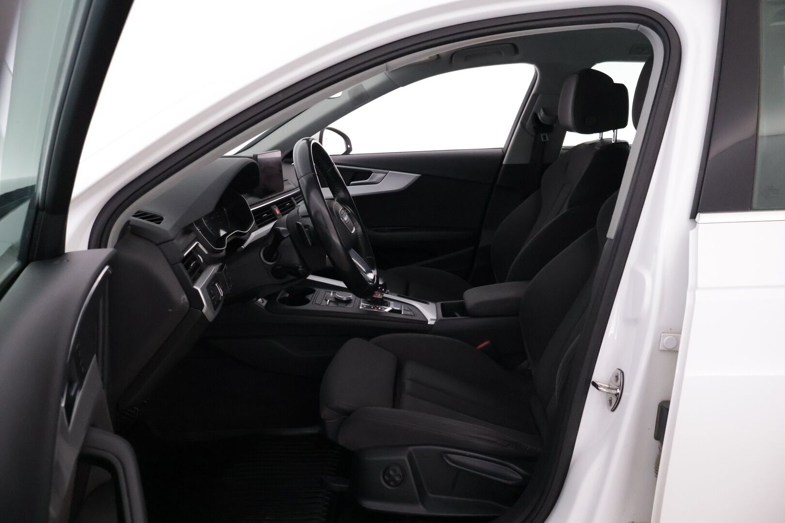 Audi A4 allroad 2017 Land of quattro 2,0 TDI 120 kW quattro S tronic * Webasto / Bang & Olufsen / P-Kamera / Matrix-LED / Sähköluukku / Jakopää tehty! * - Huippuvarusteet, hyvin huollettu!