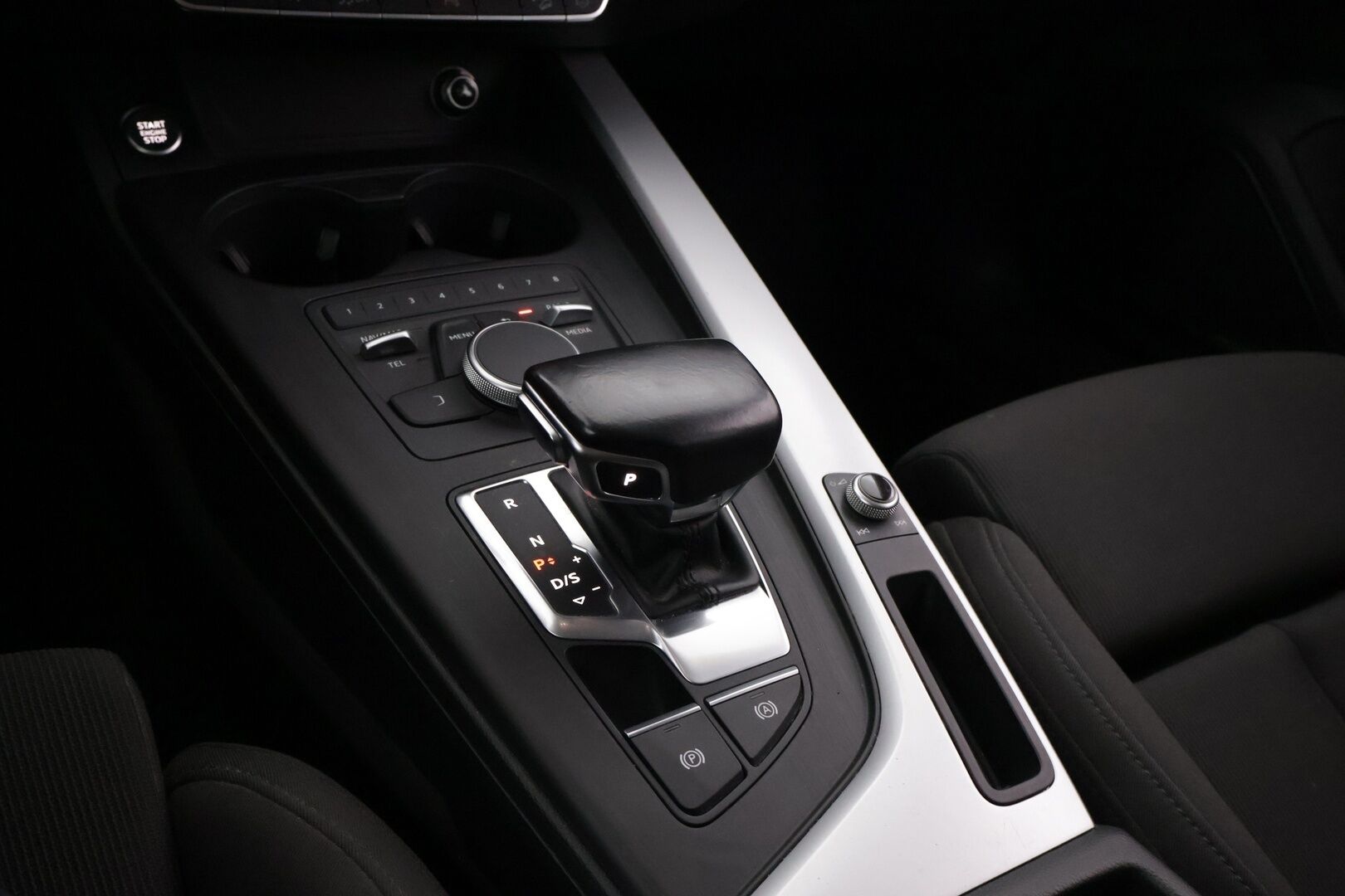 Audi A4 allroad 2017 Land of quattro 2,0 TDI 120 kW quattro S tronic * Webasto / Bang & Olufsen / P-Kamera / Matrix-LED / Sähköluukku / Jakopää tehty! * - Huippuvarusteet, hyvin huollettu!