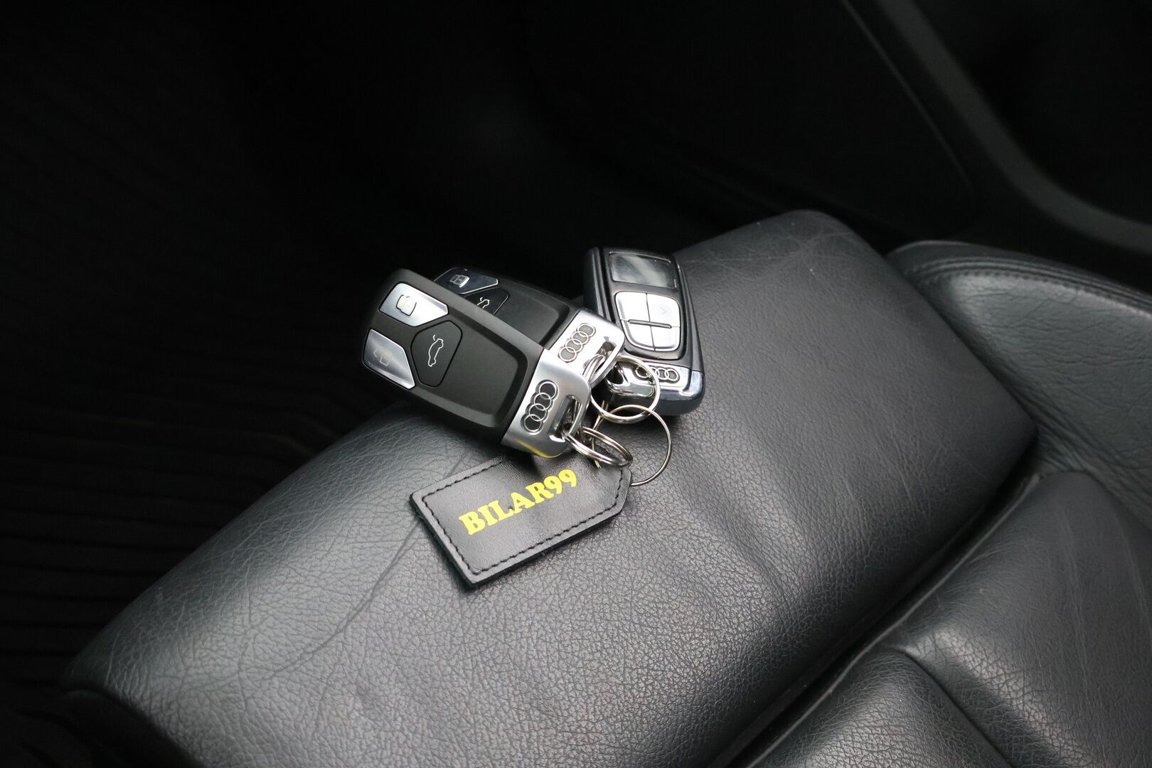 Audi A4 ALLROAD 2017 Land of quattro 2,0 TDI 120 kW quattro S tronic * Webasto / Koukku / Nahkasisusta / Matrix-LED / P-kamera  * - BLIS / P-tutkat / Suomi-auto