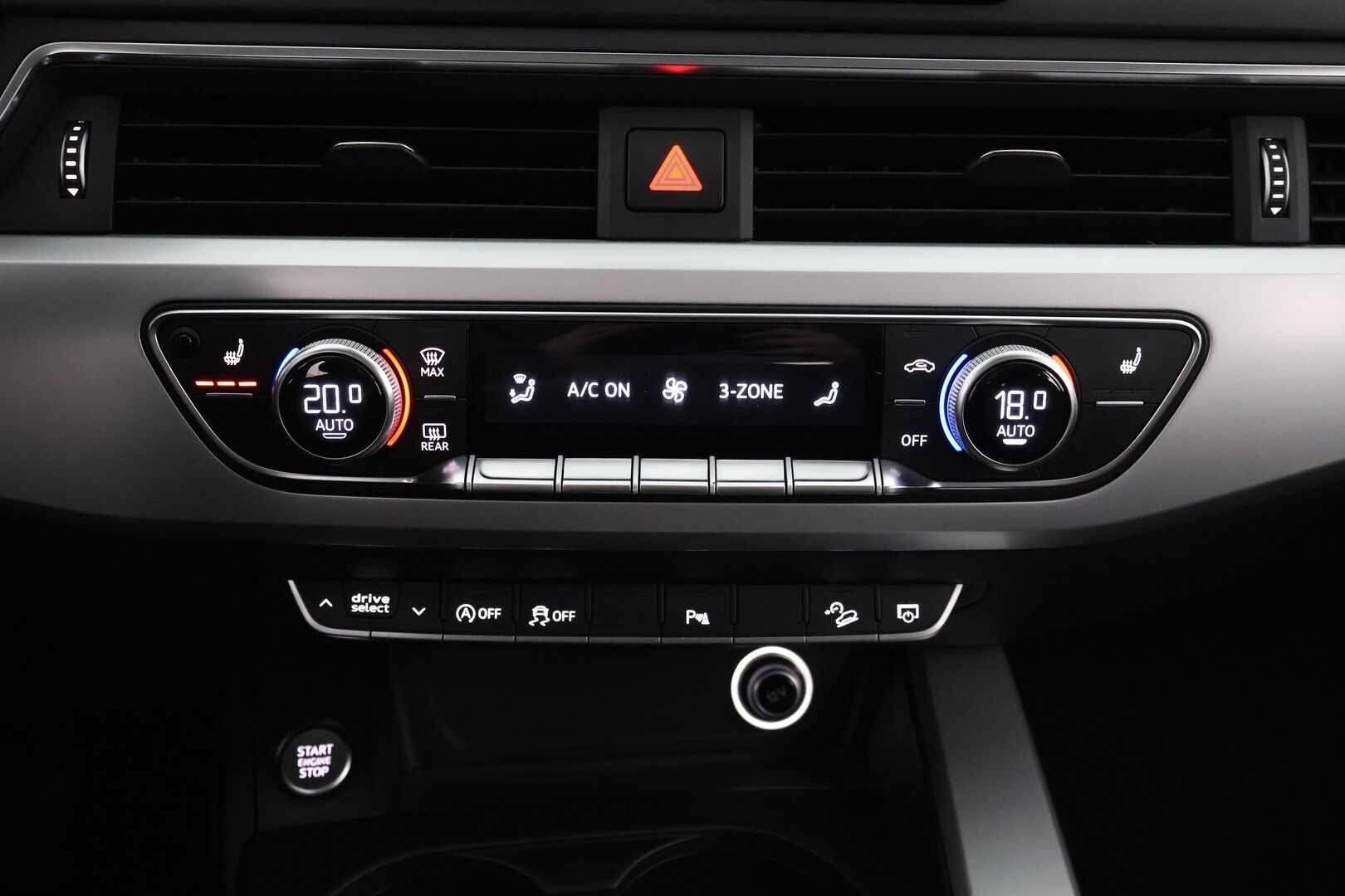 Audi A4 ALLROAD 2017 Land of quattro 2,0 TDI 120 kW quattro S tronic * Webasto / Koukku / Nahkasisusta / Matrix-LED / P-kamera  * - BLIS / P-tutkat / Suomi-auto