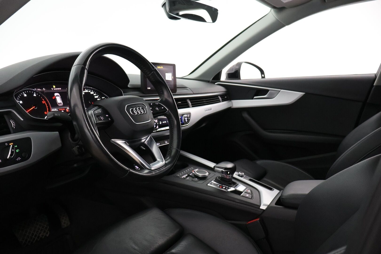 Audi A4 ALLROAD 2017 Land of quattro 2,0 TDI 120 kW quattro S tronic * Webasto / Koukku / Nahkasisusta / Matrix-LED / P-kamera  * - BLIS / P-tutkat / Suomi-auto