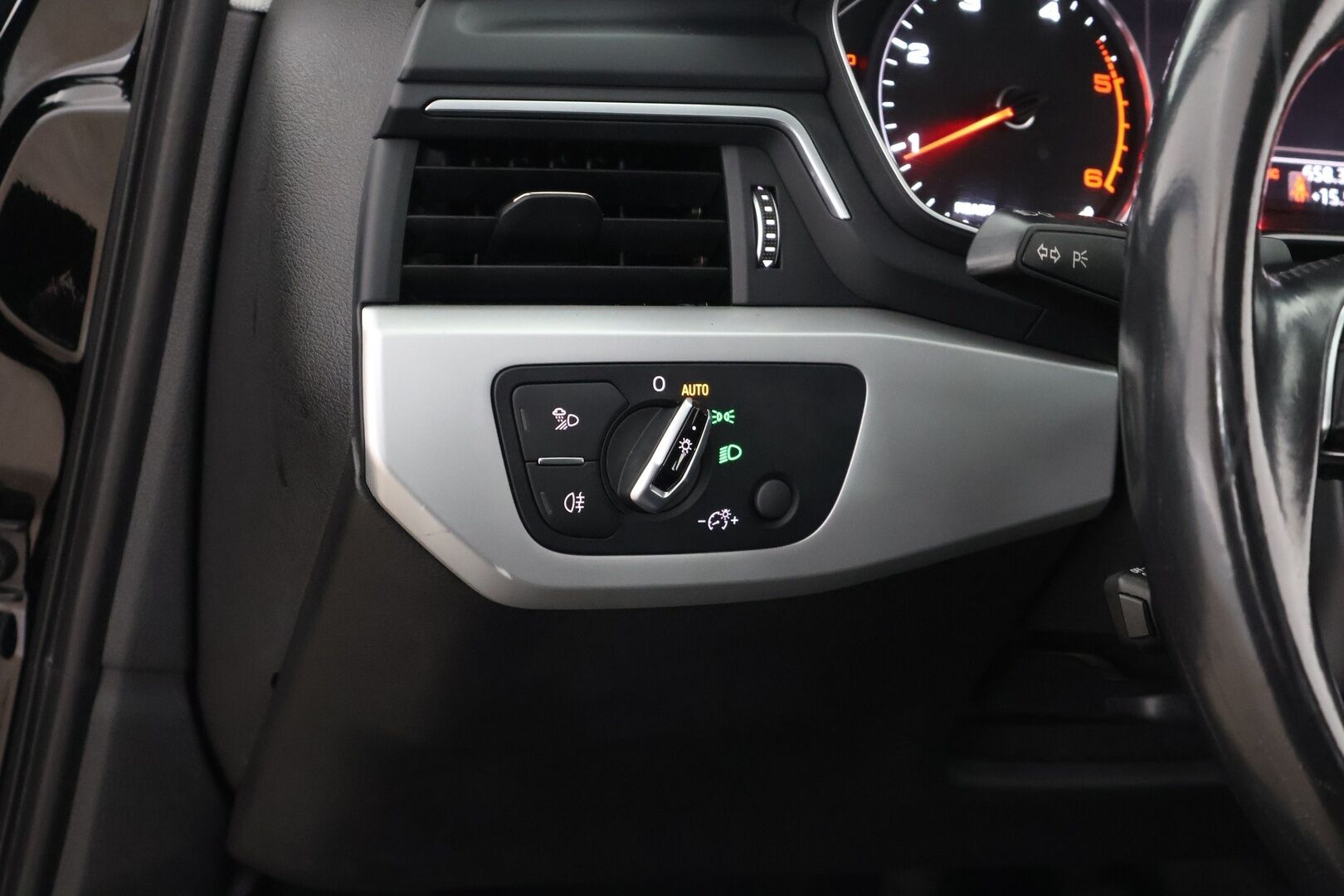 Audi A4 ALLROAD 2017 Land of quattro 2,0 TDI 120 kW quattro S tronic * Webasto / Koukku / Nahkasisusta / Matrix-LED / P-kamera  * - BLIS / P-tutkat / Suomi-auto