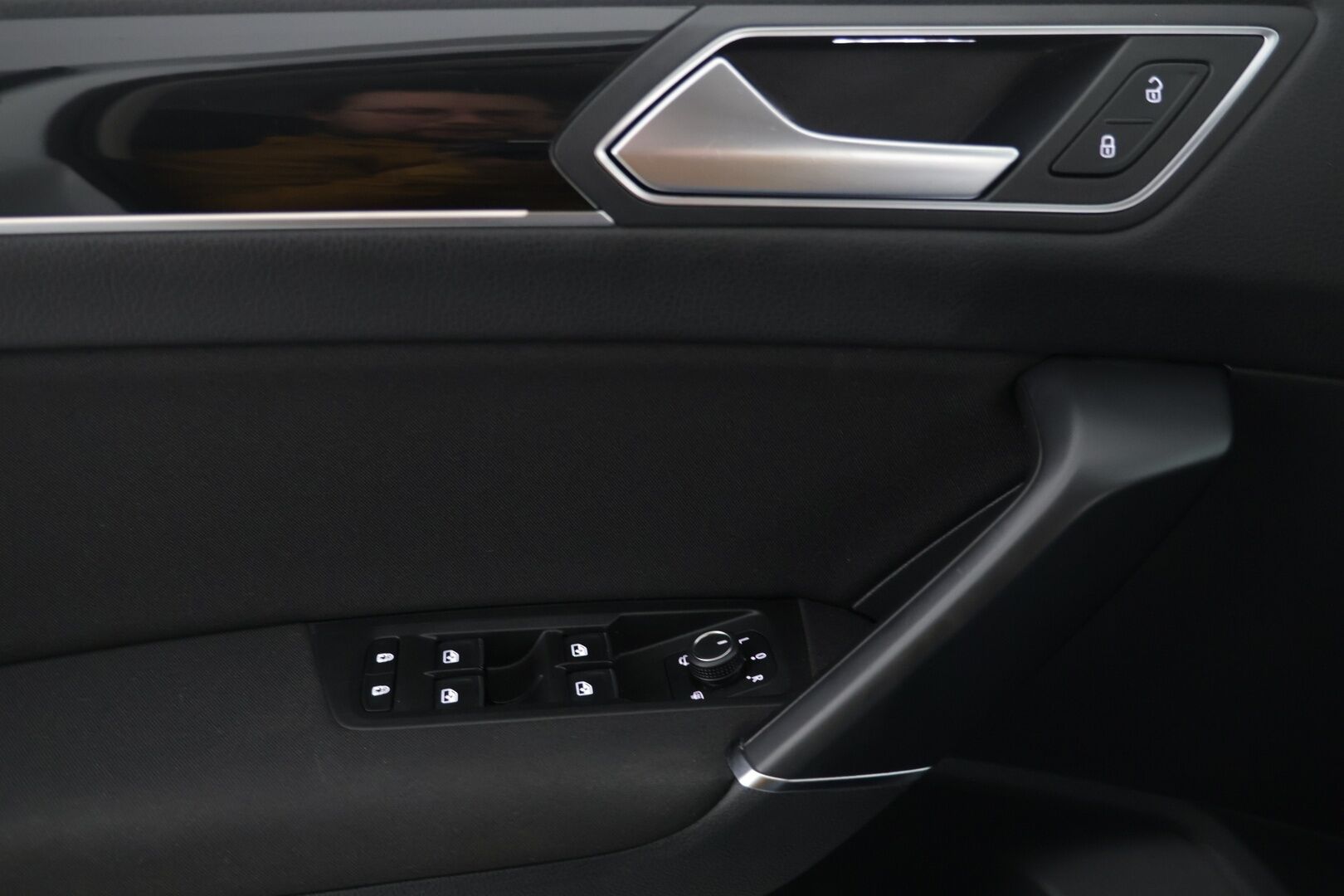 Volkswagen Touran 2017 R-line 1,4 TSI 110 kW 7-p - | Webasto | ACC | R-Line ulkopaketti | 7-Paikkainen