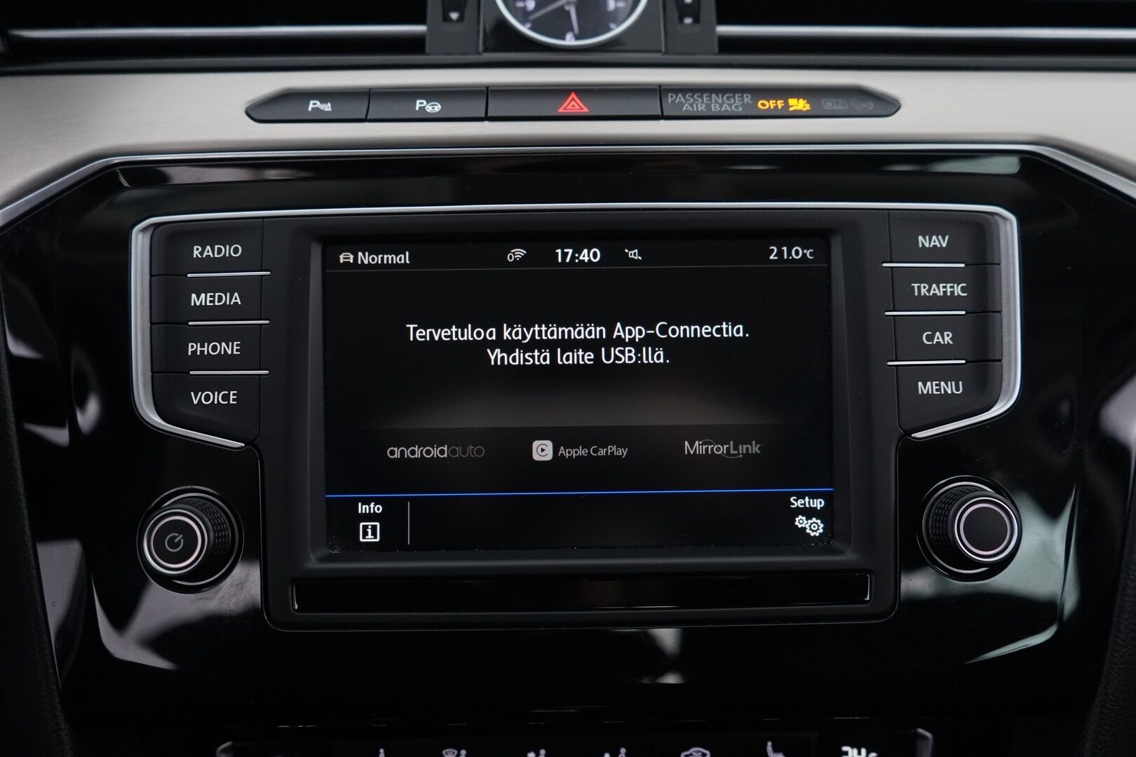 Volkswagen Passat 2016 Sedan Highline 1,6 TDI 88 kW (120 hv) DSG-automaatti *ACC / Digimittaristo / Webasto / Nahka-Alcantara / Tutkat / LED* - Suomi-auto / Kahdet VW vanteet