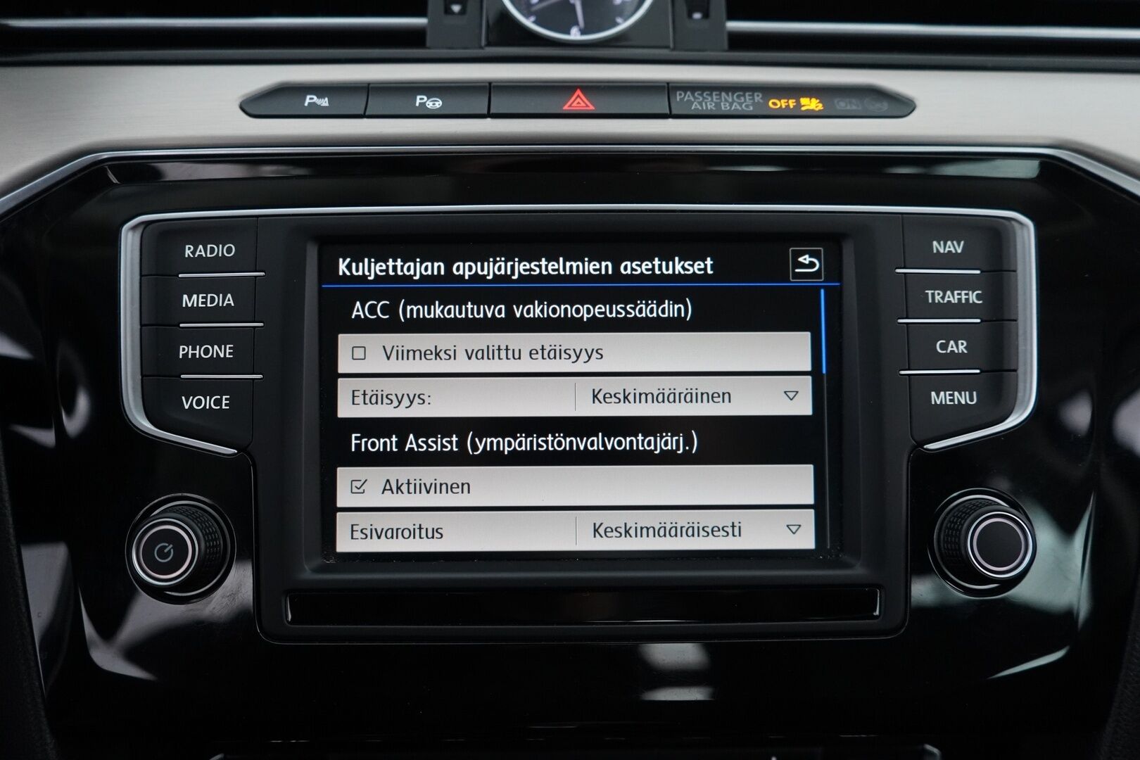 Volkswagen Passat 2016 Sedan Highline 1,6 TDI 88 kW (120 hv) DSG-automaatti *ACC / Digimittaristo / Webasto / Nahka-Alcantara / Tutkat / LED* - Suomi-auto / Kahdet VW vanteet