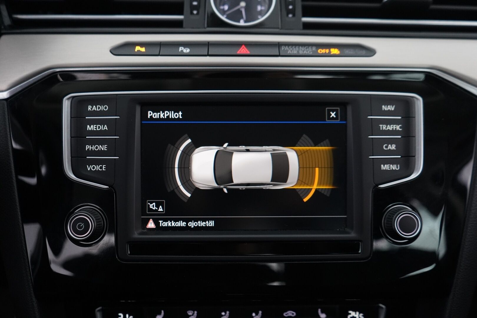 Volkswagen Passat 2016 Sedan Highline 1,6 TDI 88 kW (120 hv) DSG-automaatti *ACC / Digimittaristo / Webasto / Nahka-Alcantara / Tutkat / LED* - Suomi-auto / Kahdet VW vanteet