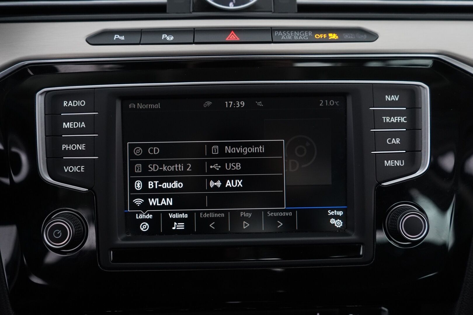 Volkswagen Passat 2016 Sedan Highline 1,6 TDI 88 kW (120 hv) DSG-automaatti *ACC / Digimittaristo / Webasto / Nahka-Alcantara / Tutkat / LED* - Suomi-auto / Kahdet VW vanteet