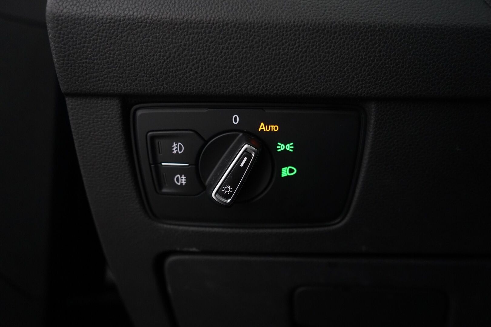 Volkswagen Passat 2016 Sedan Highline 1,6 TDI 88 kW (120 hv) DSG-automaatti *ACC / Digimittaristo / Webasto / Nahka-Alcantara / Tutkat / LED* - Suomi-auto / Kahdet VW vanteet