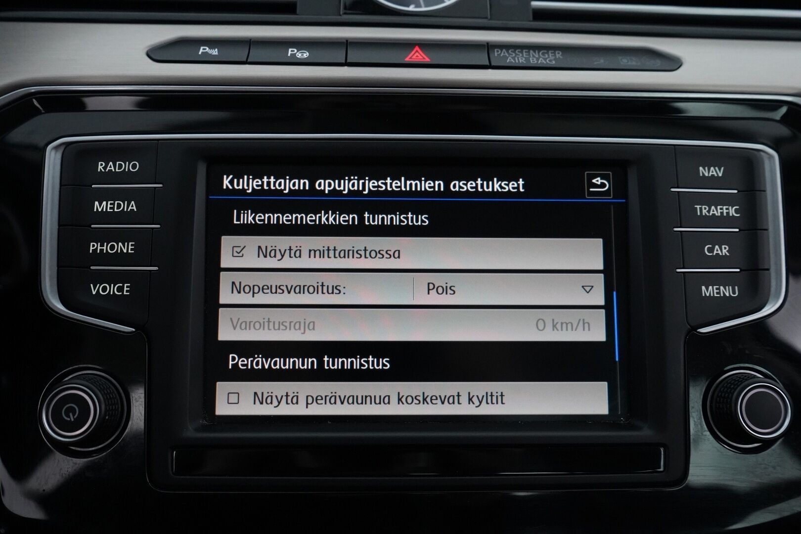 Volkswagen Passat 2017 1.6 TDI Sedan Highline 88kW (120hv) DSG - ACC | Digimittaristo | Webasto | Nahka-Alcantara | Tutkat | LED | Suomi-auto | Kahdet VW vanteet | Uudet kesärenkaat | Juuri huollettu! 