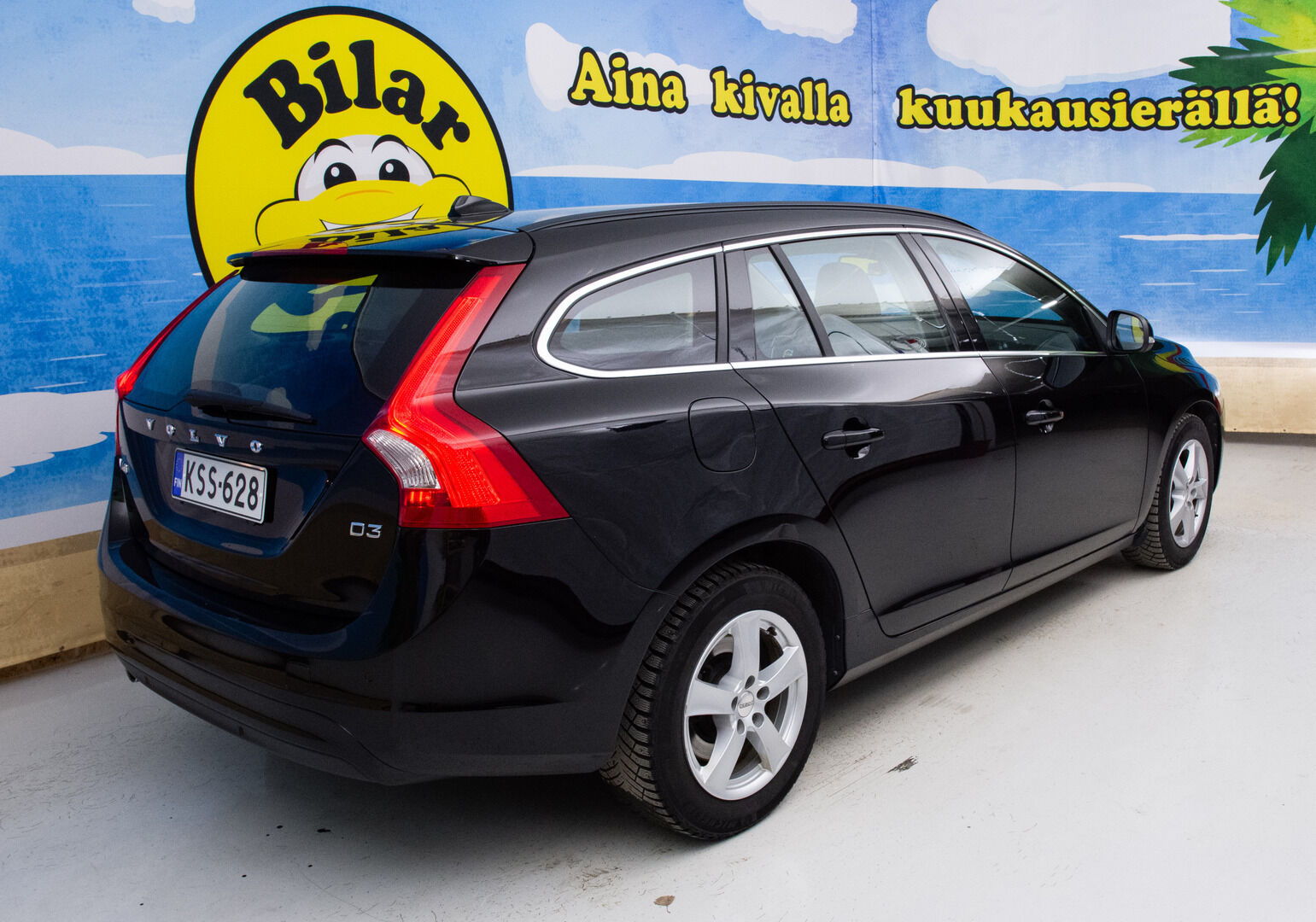 Volvo V60 2017 D3 Business aut - Suomi-Auto | Webasto | Xenon-valot | Tutkat 