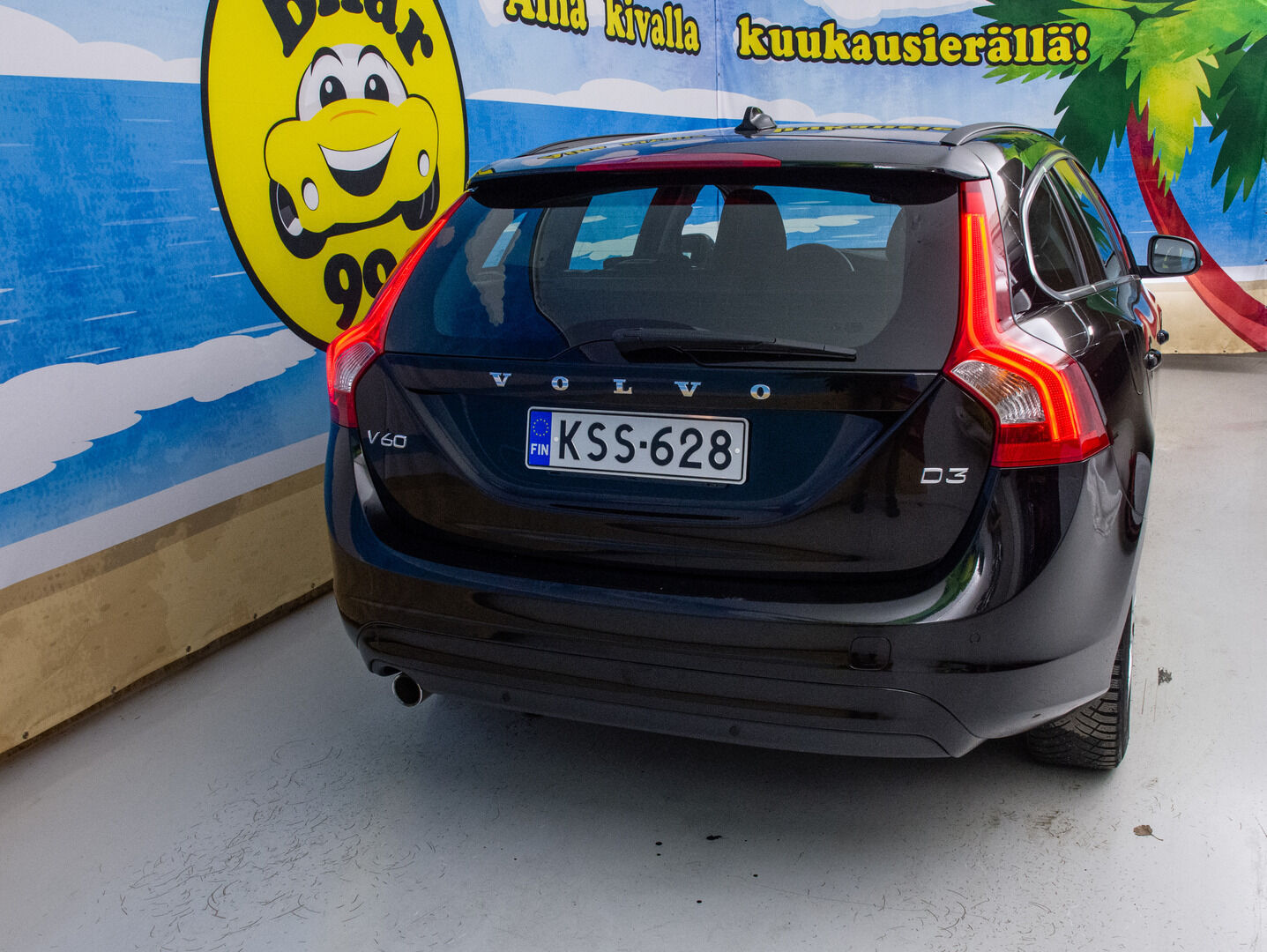 Volvo V60 2017 D3 Business aut - Suomi-Auto | Webasto | Xenon-valot | Tutkat 