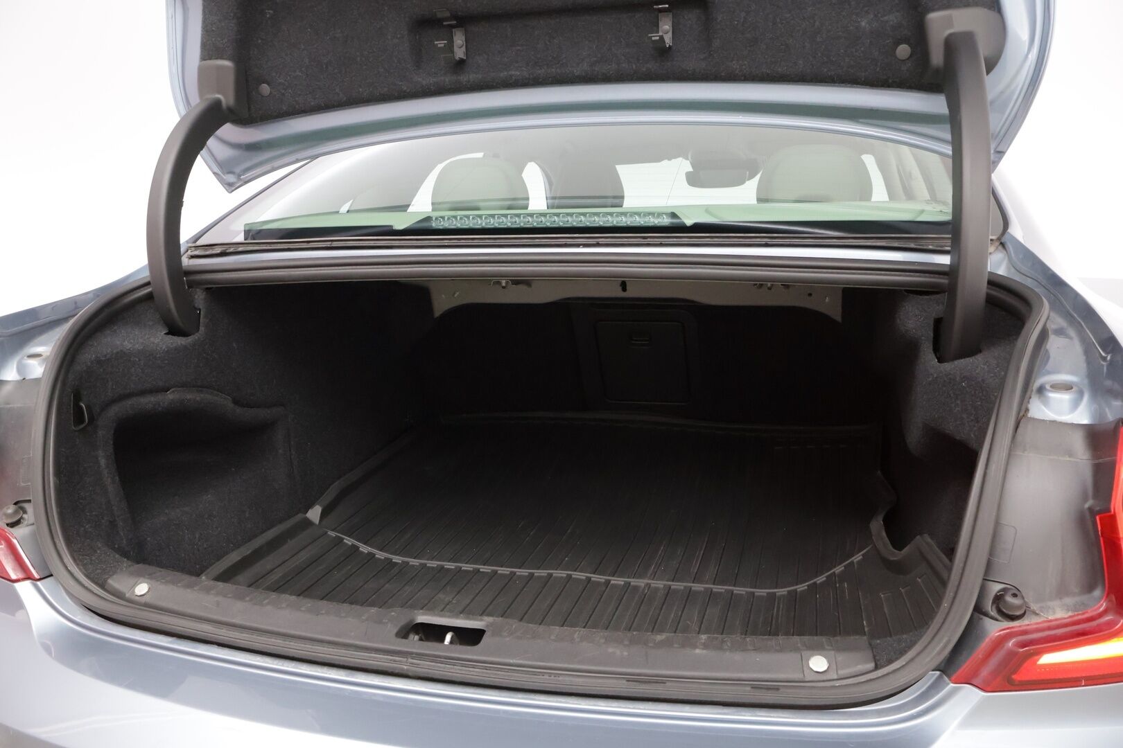 Volvo S90 2017 D3 Business aut - Suomiauto | Webasto | Koukku | Vaalea Nahkasisusta | Pilot Assist | High Perf Audio | Sensus Navi | Upea väriyhdistelmä!