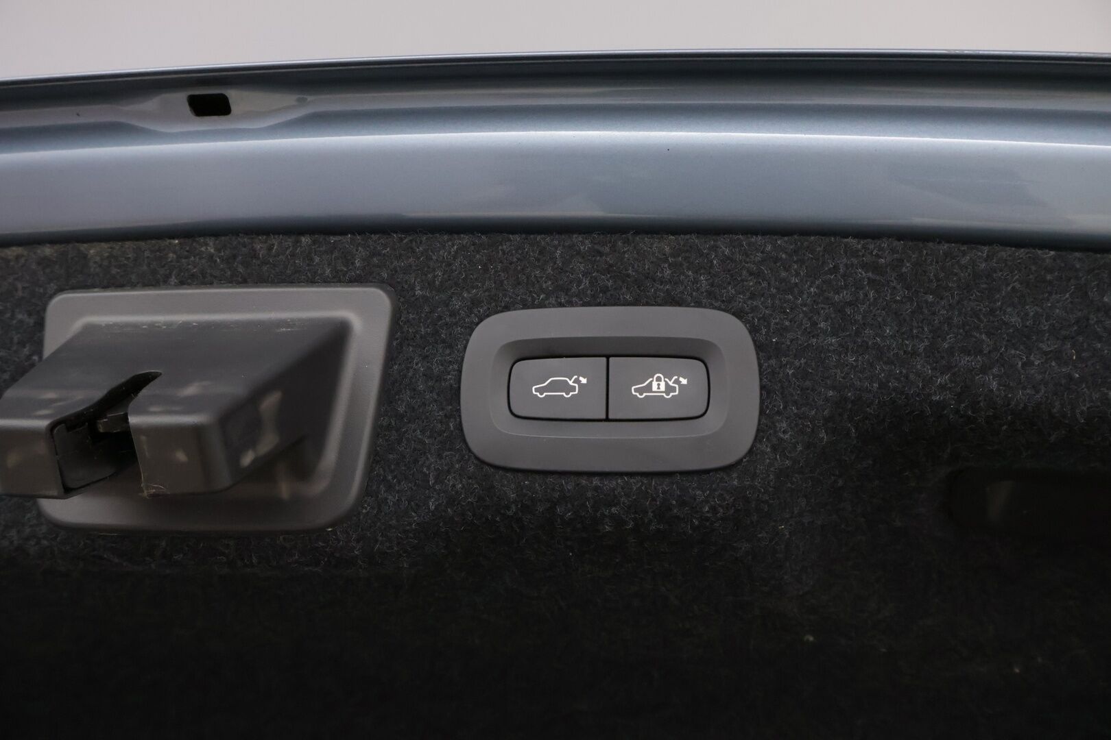 Volvo S90 2017 D3 Business aut - Suomiauto | Webasto | Koukku | Vaalea Nahkasisusta | Pilot Assist | High Perf Audio | Sensus Navi | Upea väriyhdistelmä!