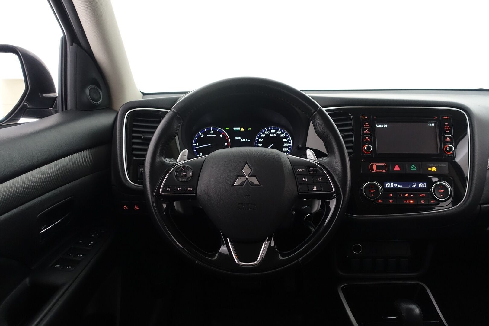 Mitsubishi Outlander 2017 2,2 DI-D Intense AT 4WD 5P - YritysOutlet - Myydään vain yrityksille! - | ACC | P.kamera & tutkat | 2x renkaat & vanteet | 