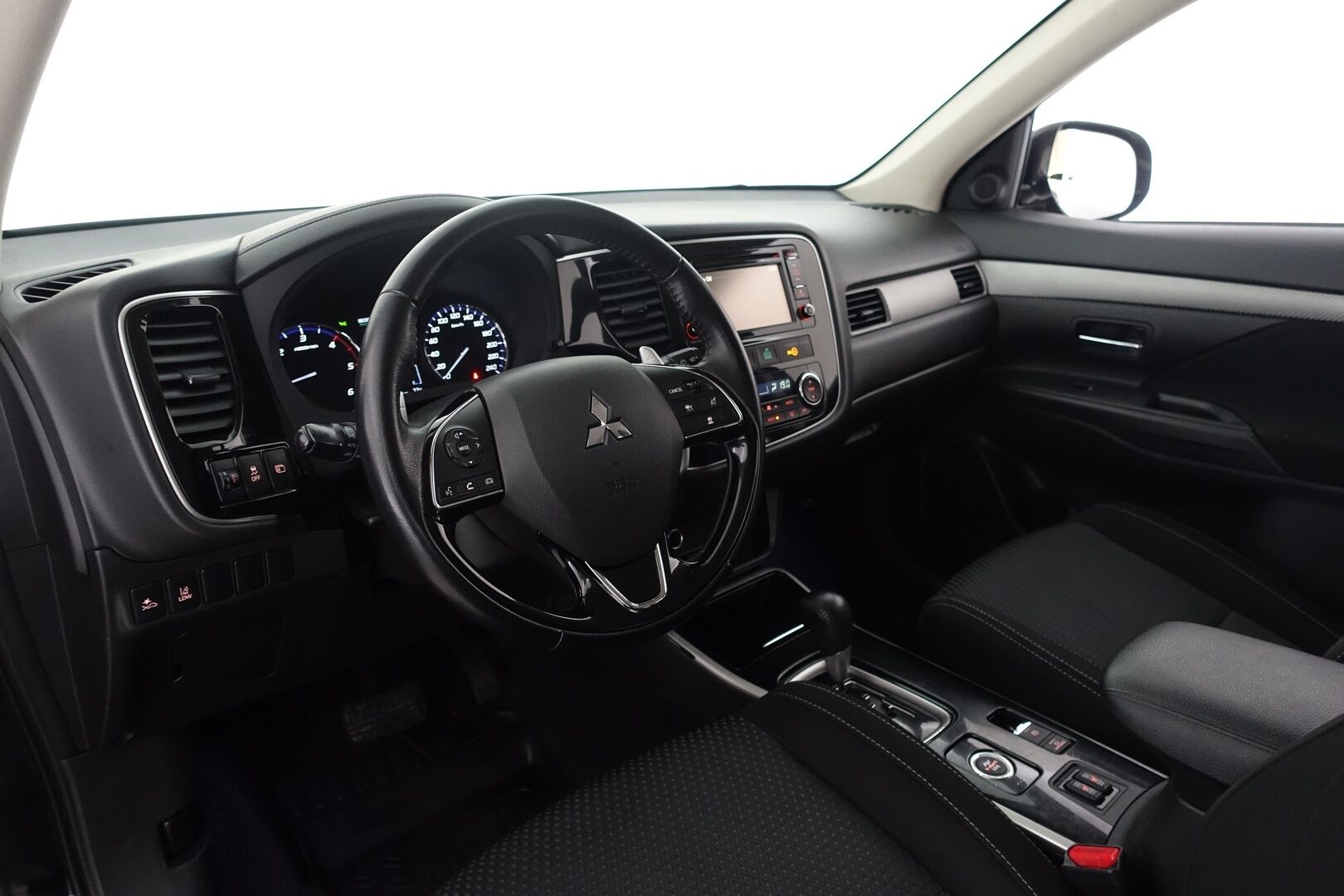 Mitsubishi Outlander 2017 2,2 DI-D Intense AT 4WD 5P - YritysOutlet - Myydään vain yrityksille! - | ACC | P.kamera & tutkat | 2x renkaat & vanteet | 