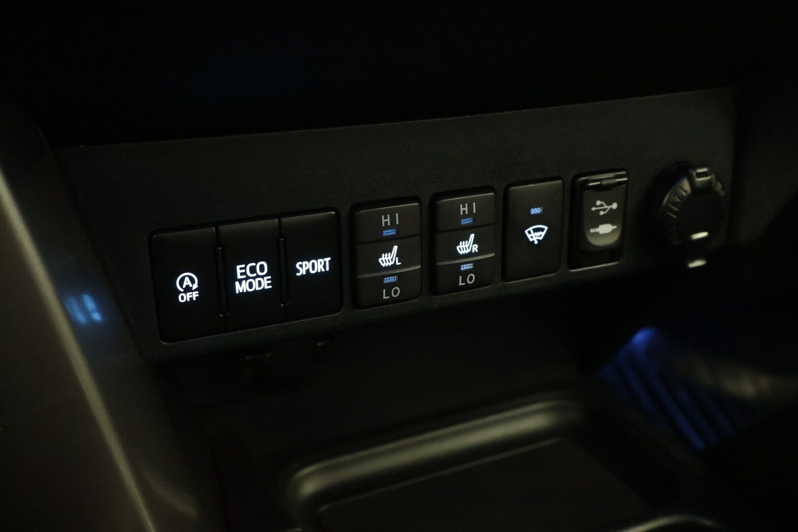 Toyota RAV4 2017 2,0 Valvematic AWD Business - ACC | Koukku | Kamera | Navi