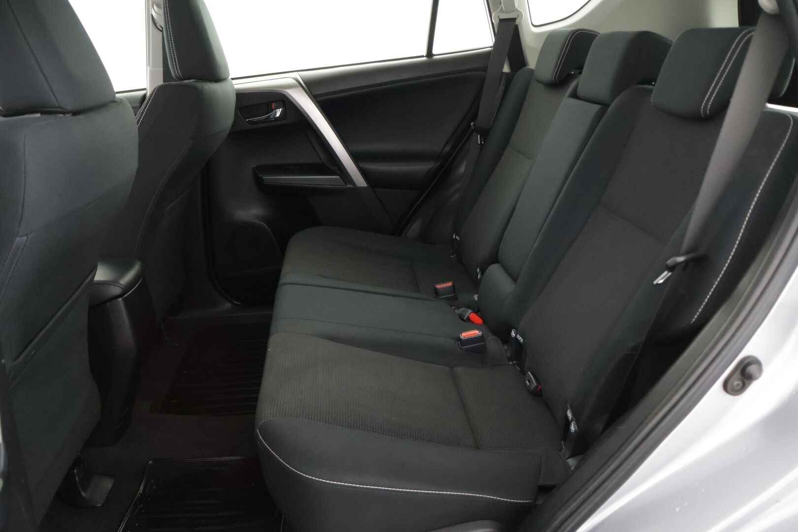 Toyota RAV4 2017 2,0 Valvematic AWD Business **ACC / Koukku / Kamera / Navi ** - Huollettu hiljan! / Kahdet renkaat vanteineen! - HULLUT AVAJAISHULINAT KORKOTARJOUS 3,29 %