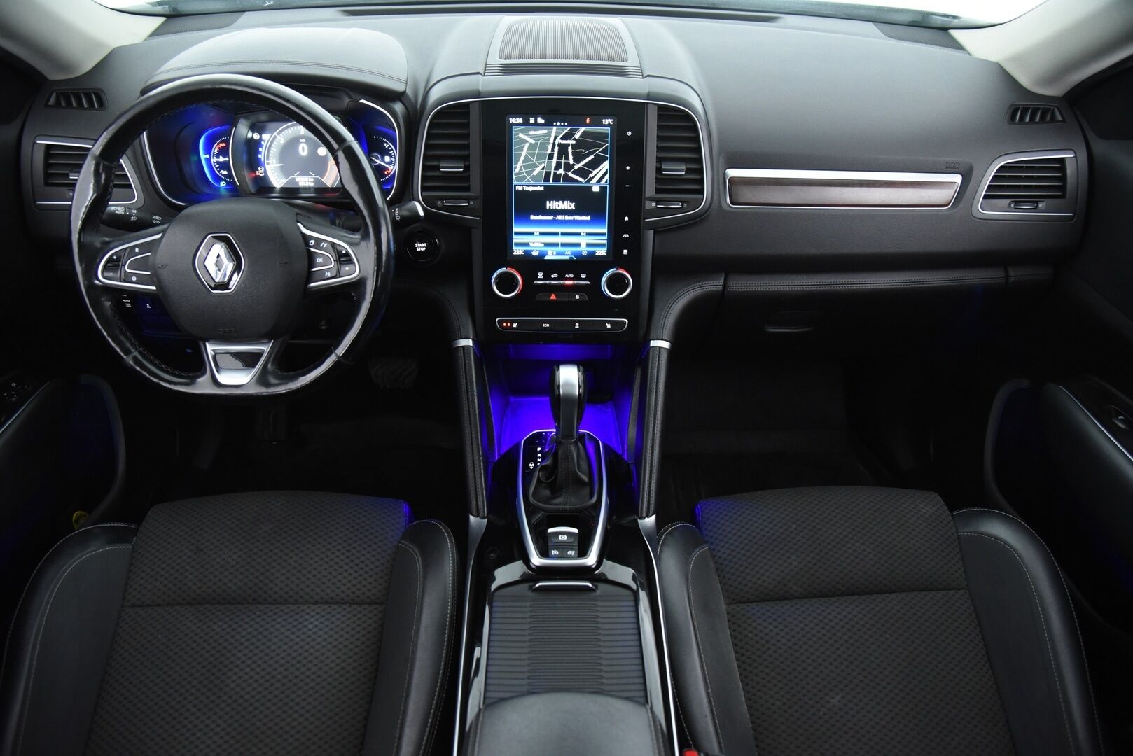 Renault Koleos 2017 dCi 175 X-Tronic 4WD Intens Launch Edition / Panorama / Navi / Lohko / LED / BLIS / 2. Om / Keyless / 2x Renkaat / - Tarkka huoltokirja! Lämpöratti & Digimittaristo!