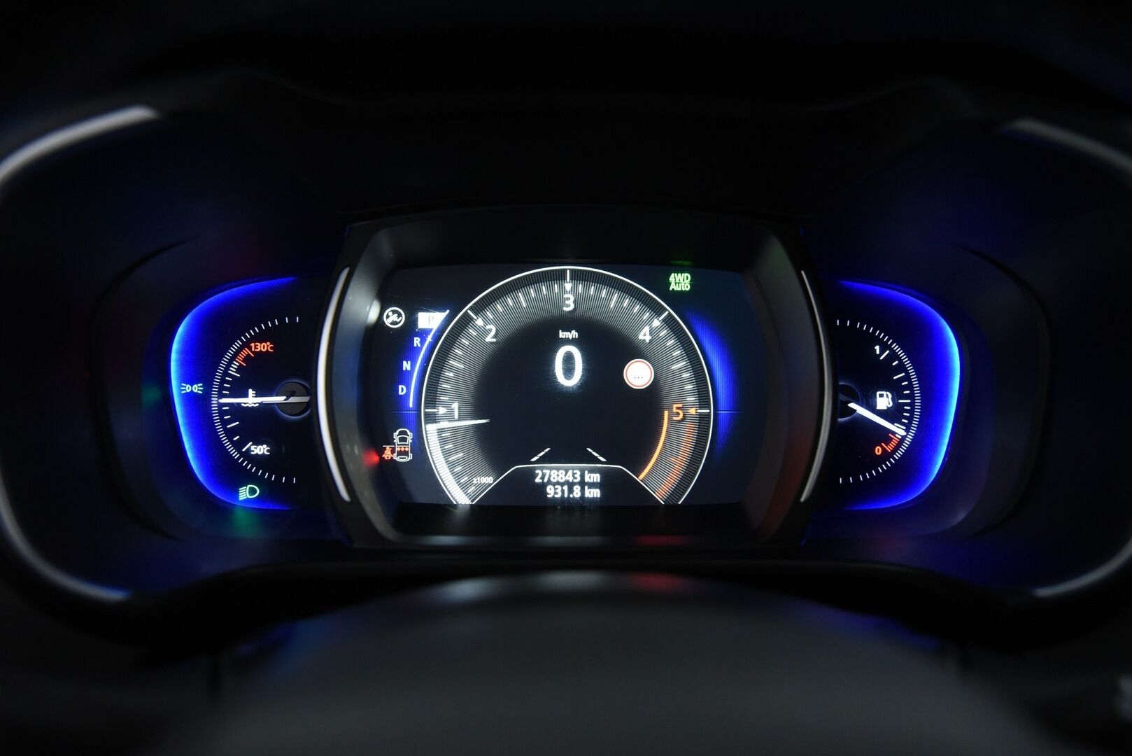 Renault Koleos 2017 dCi 175 X-Tronic 4WD Intens Launch Edition / Panorama / Navi / Lohko / LED / BLIS / 2. Om / Keyless / 2x Renkaat / - Tarkka huoltokirja! Lämpöratti & Digimittaristo!