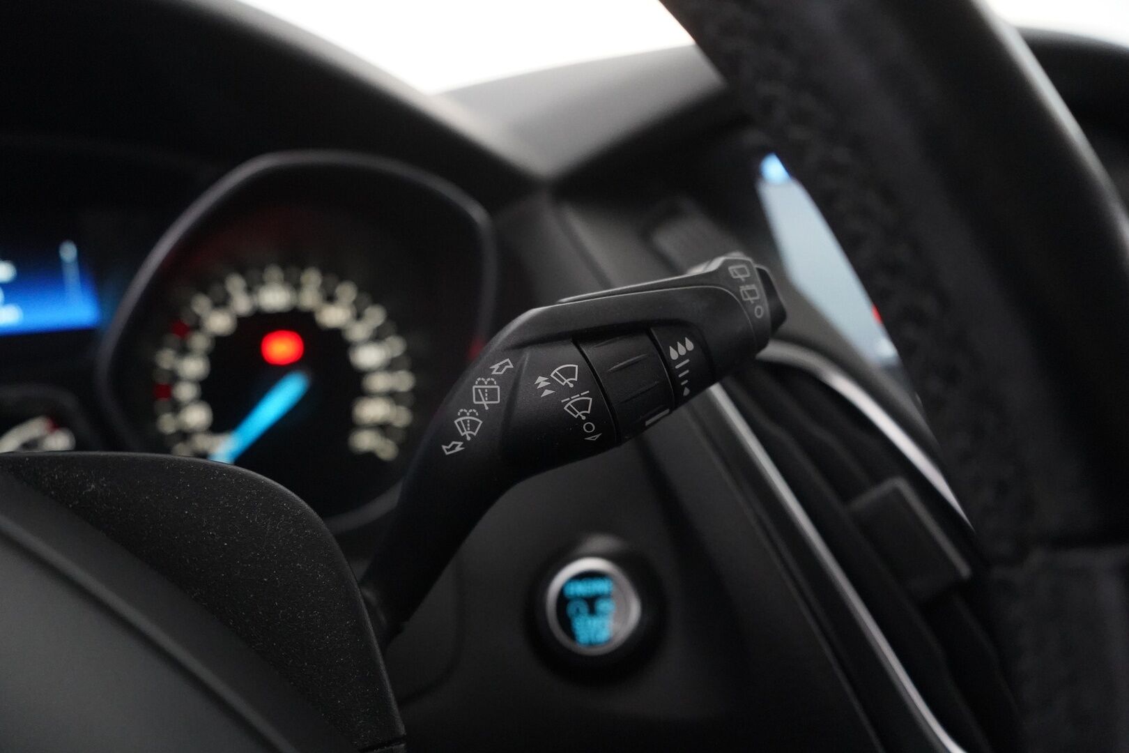 Ford Focus 2017 1,0 EcoBoost 125 hv Start/Stop M6 Titanium 5-ovinen - Tämä HELMI myydään huutokaupat.com sivustolla! - KORKO VAIN 3,99 %
