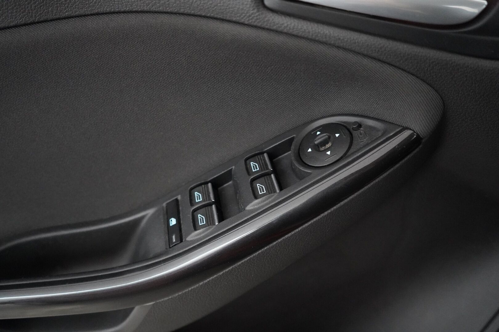 Ford Focus 2017 1,0 EcoBoost 125 hv Start/Stop M6 Titanium 5-ovinen - Tämä HELMI myydään huutokaupat.com sivustolla! - KORKO VAIN 3,99 %
